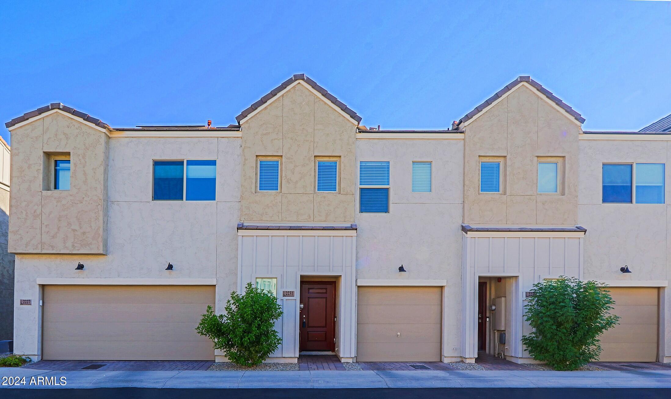 2231 W Laurie Lane — photo