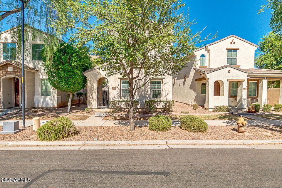 4072 E Oakland Street — photo