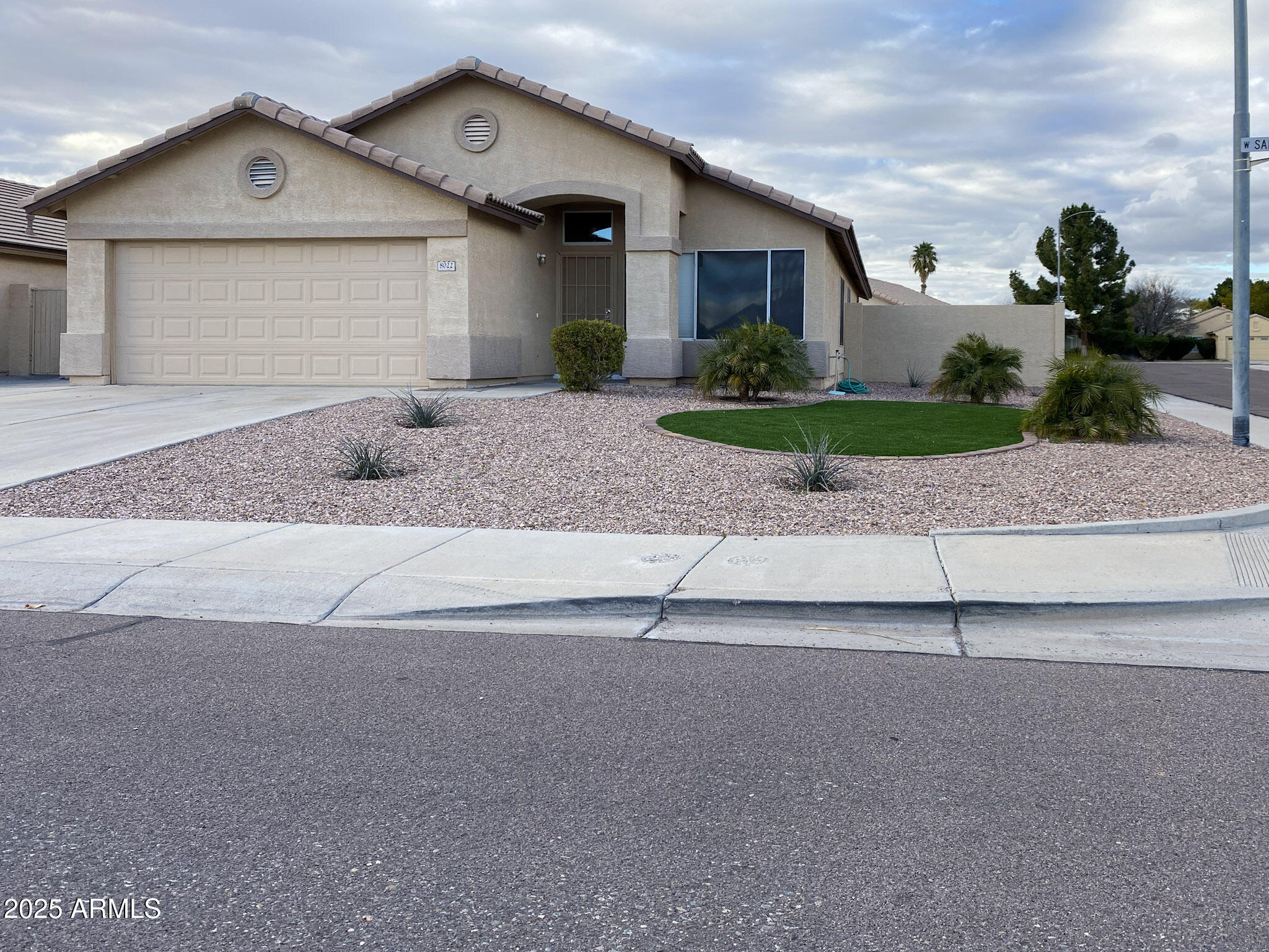 8022 W Salter Drive — photo