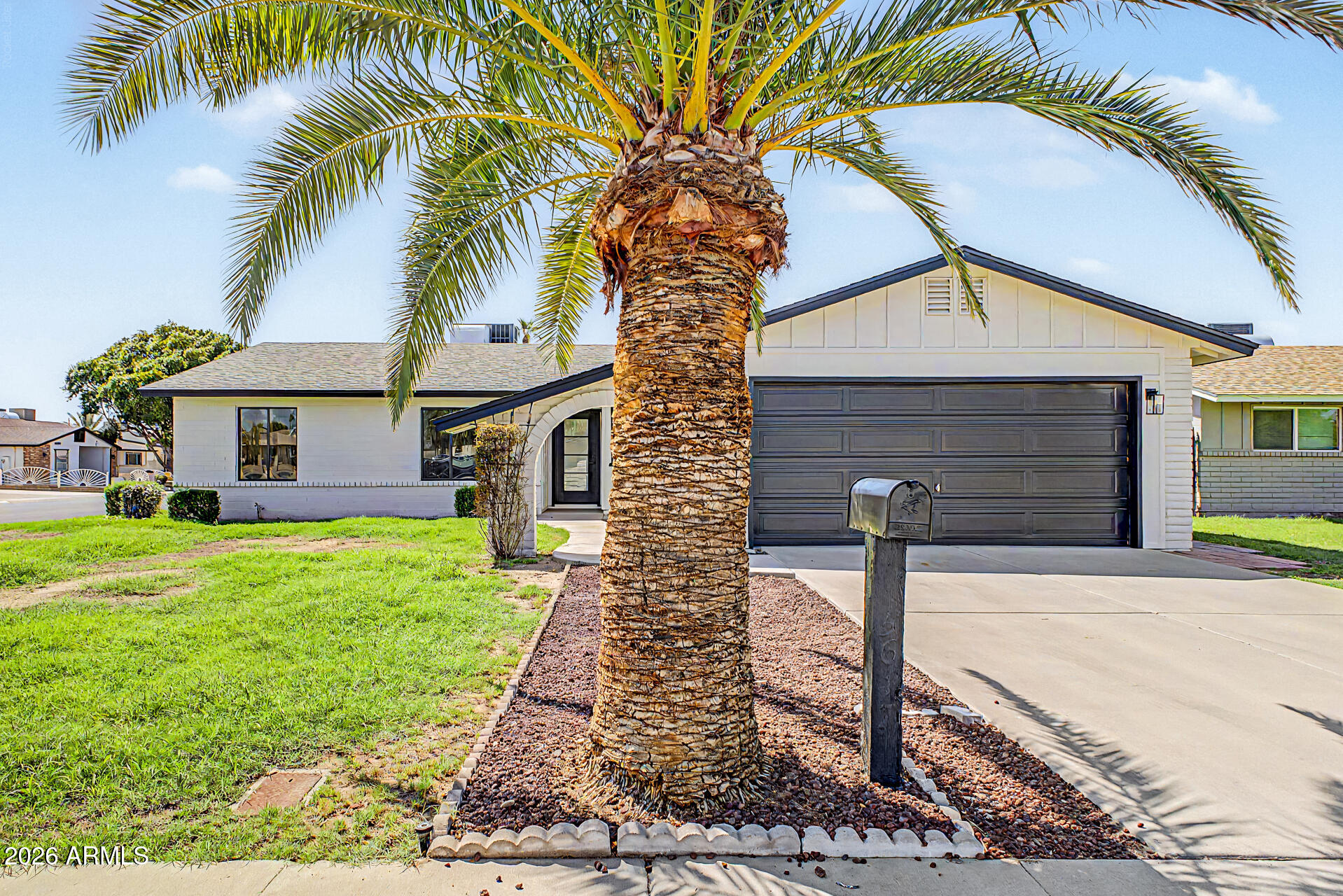 5617 W Cochise Drive — photo