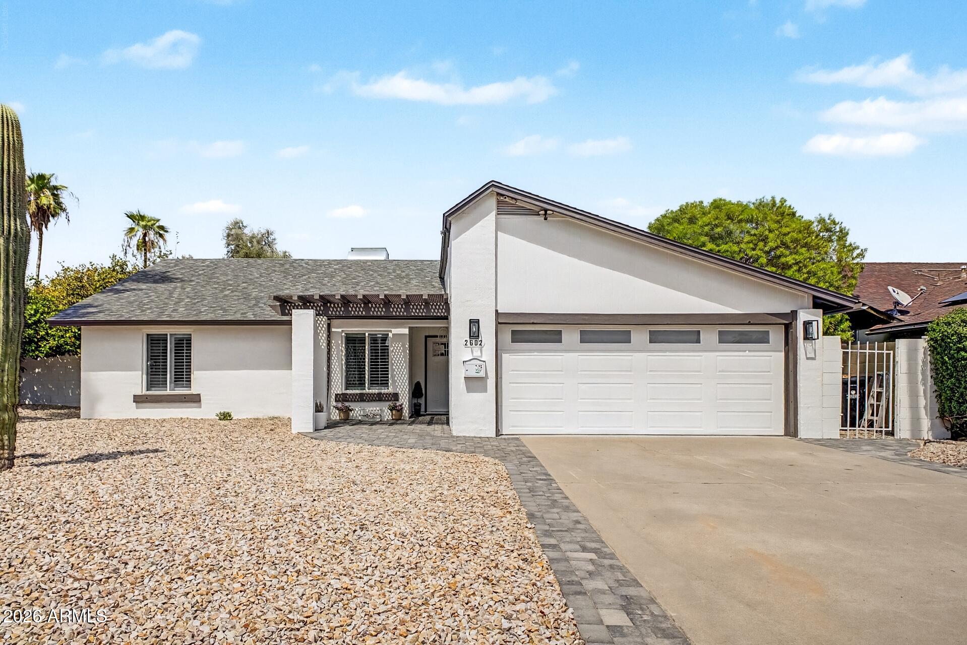2602 E Larkspur Drive — photo