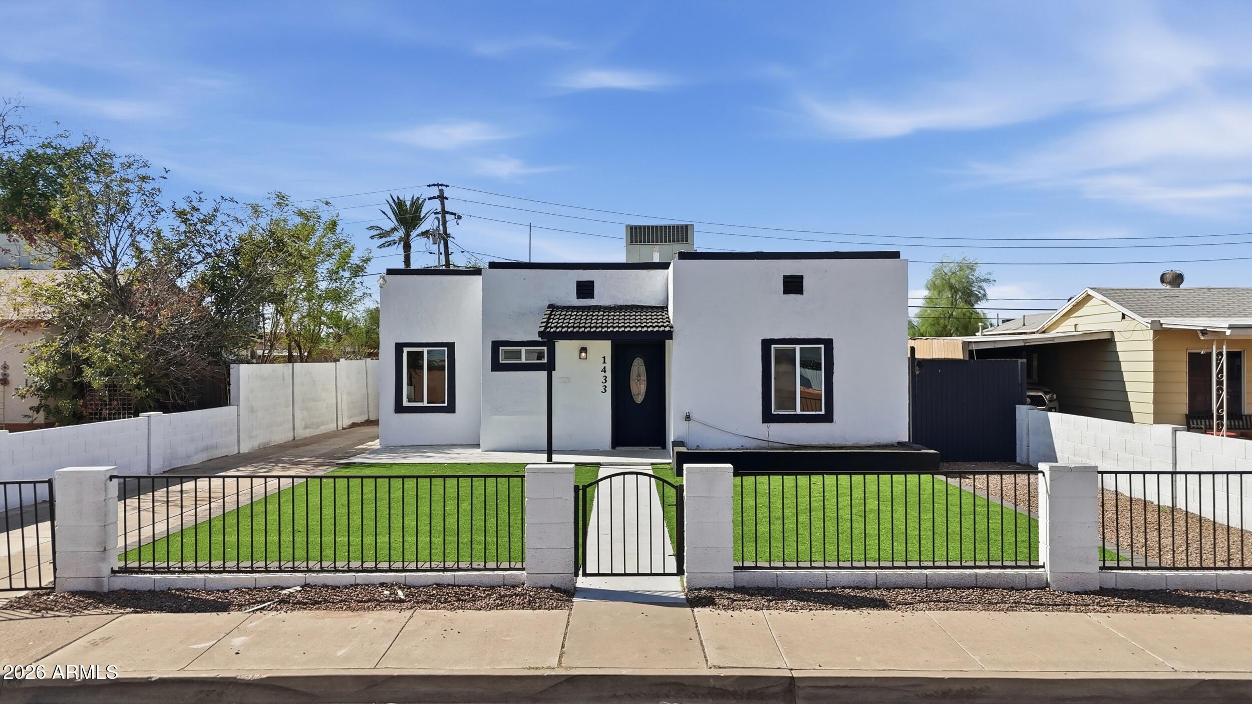 1433 E Portland Street — photo