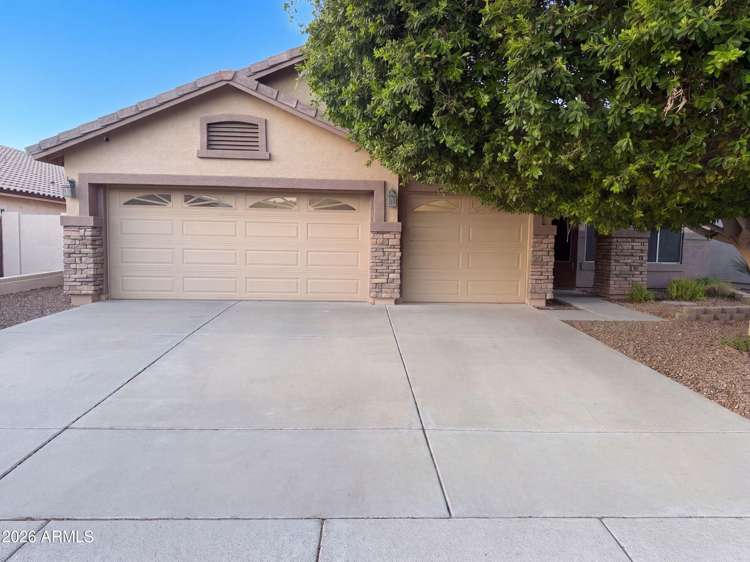 7925 W Harmony Lane — photo