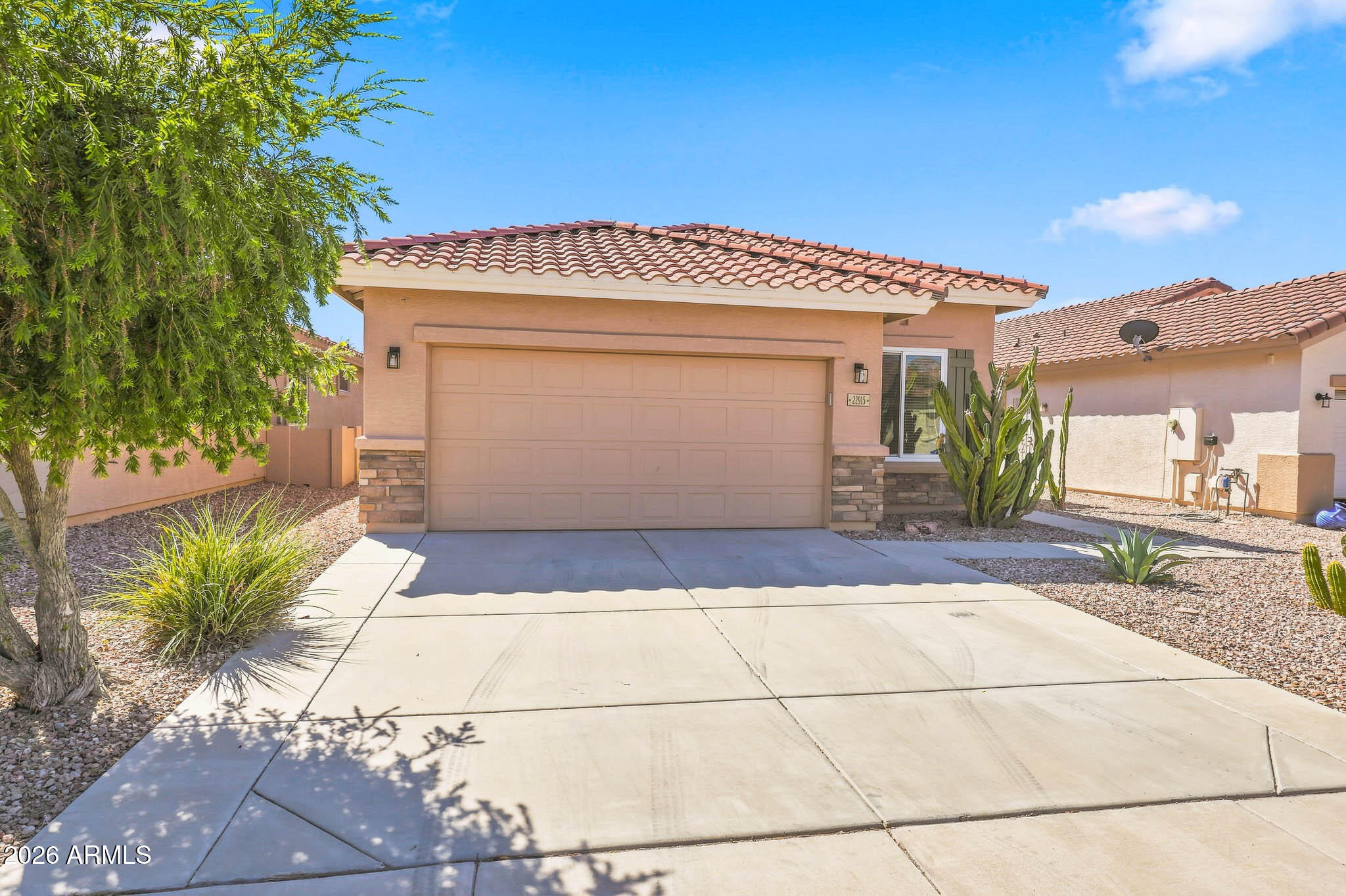 22915 W Arrow Drive — photo