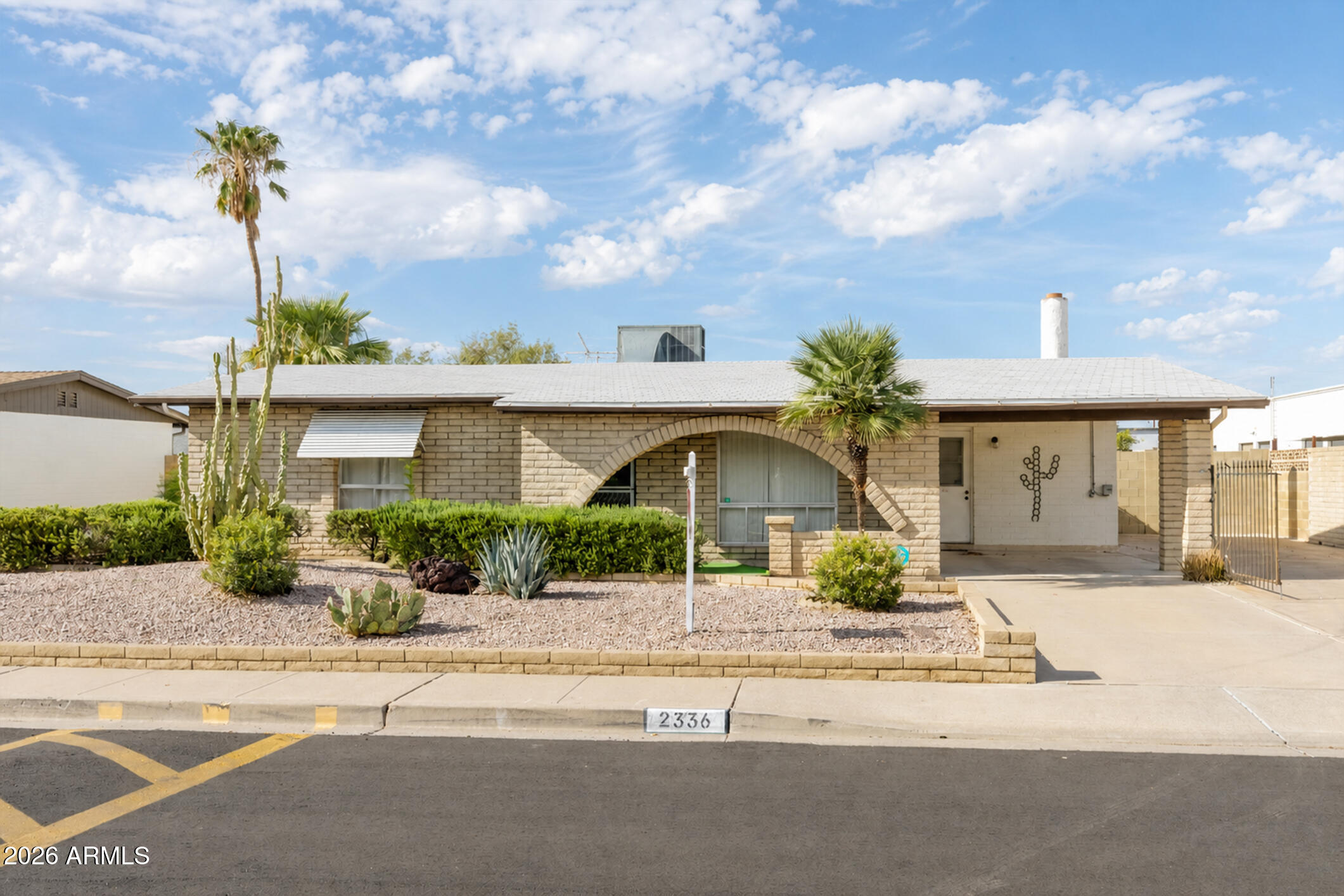 2336 E Waltann Lane — photo