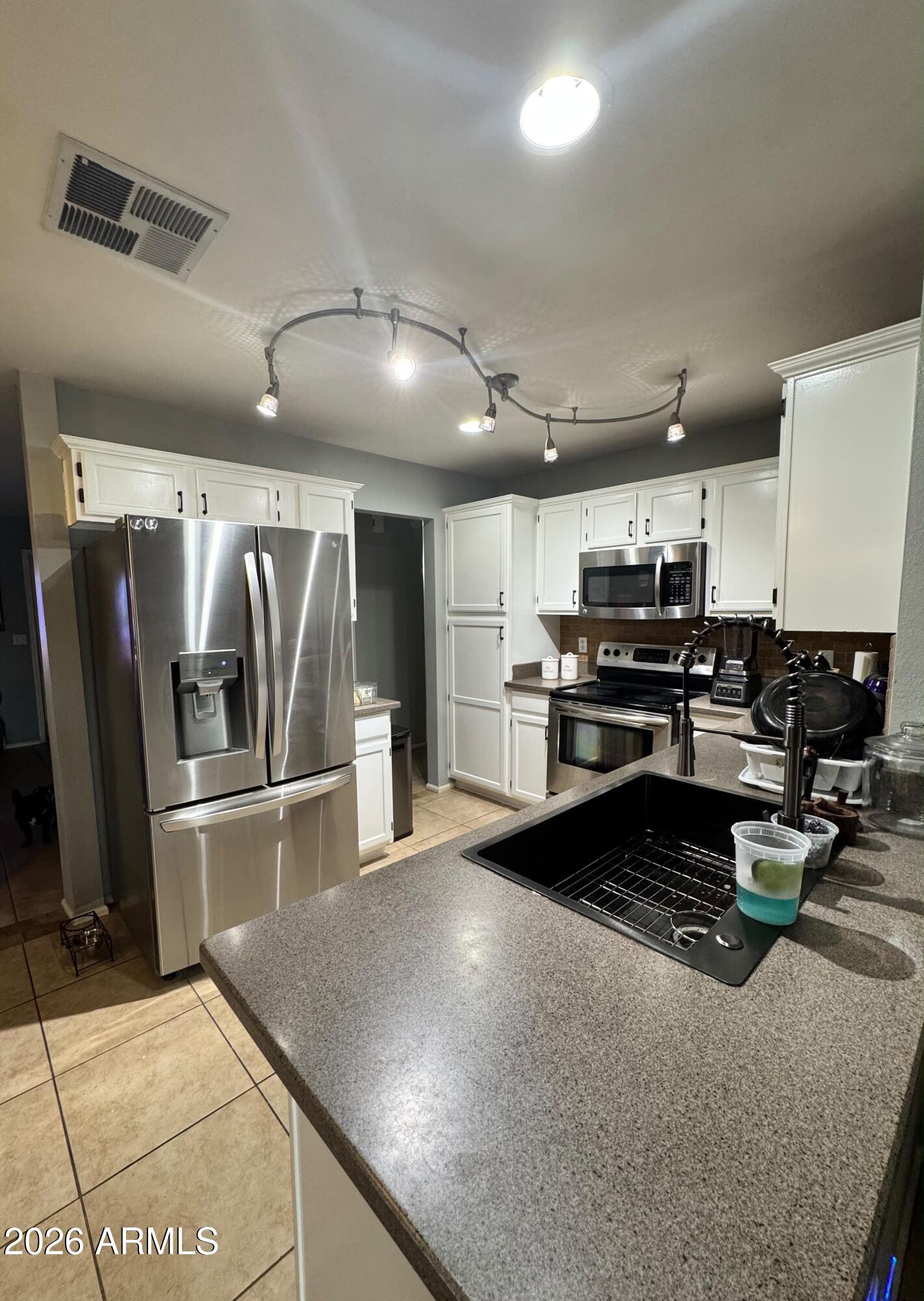 3152 W Crest Lane — photo