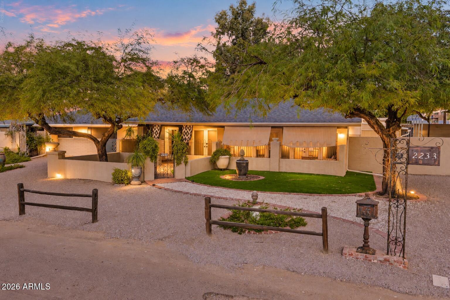 2233 N Sunset Drive — photo