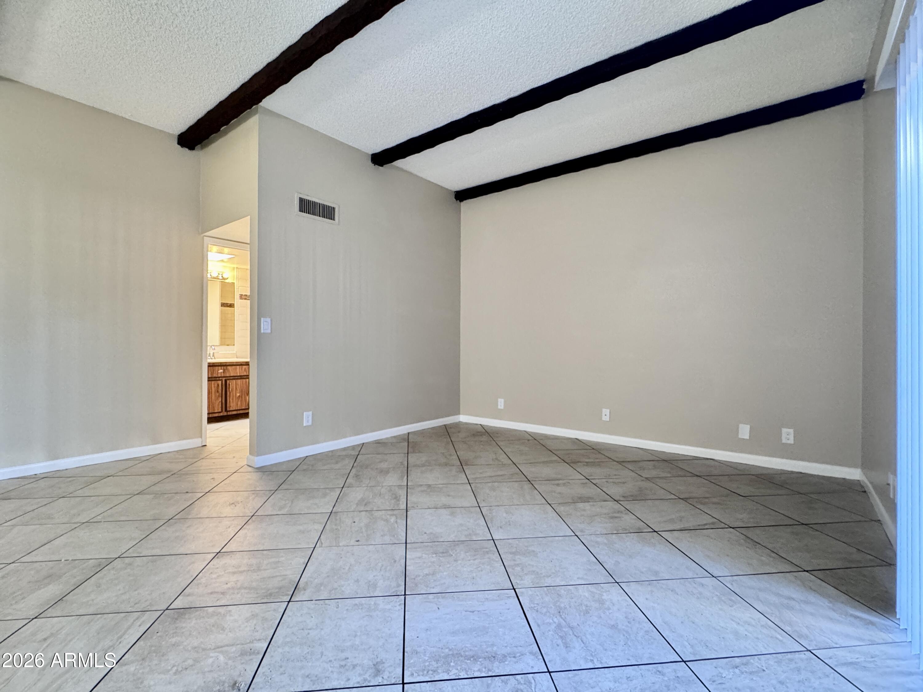 2511 E 5th Place — photo