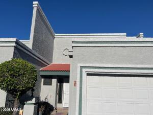 8719 N Fountain Drive — photo