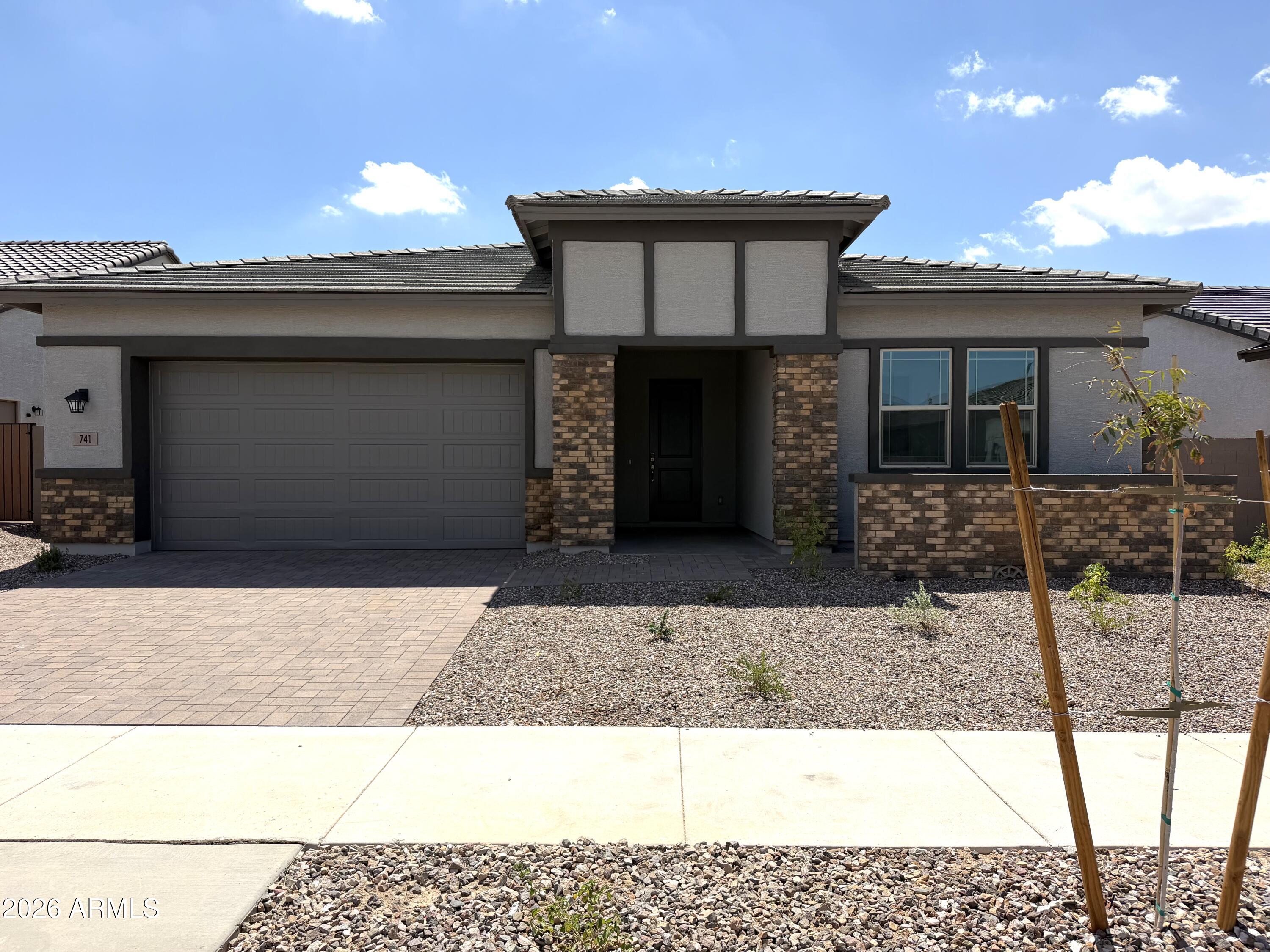 741 W Longwood Drive — photo