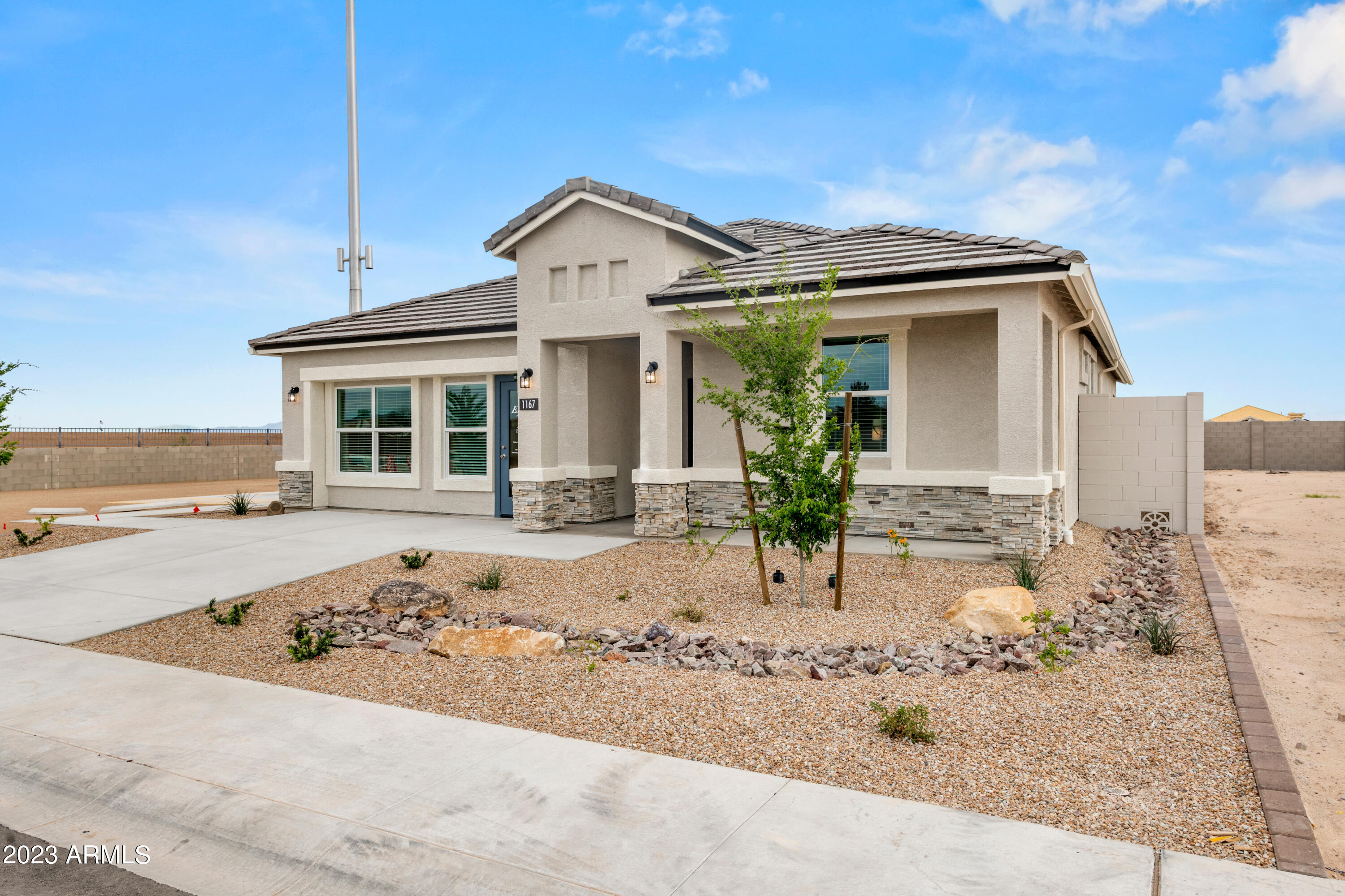 9319 S Midland Drive — photo