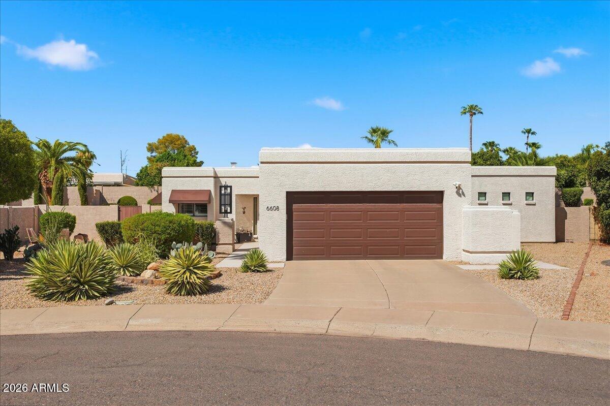 6608 E Phelps Road E — photo
