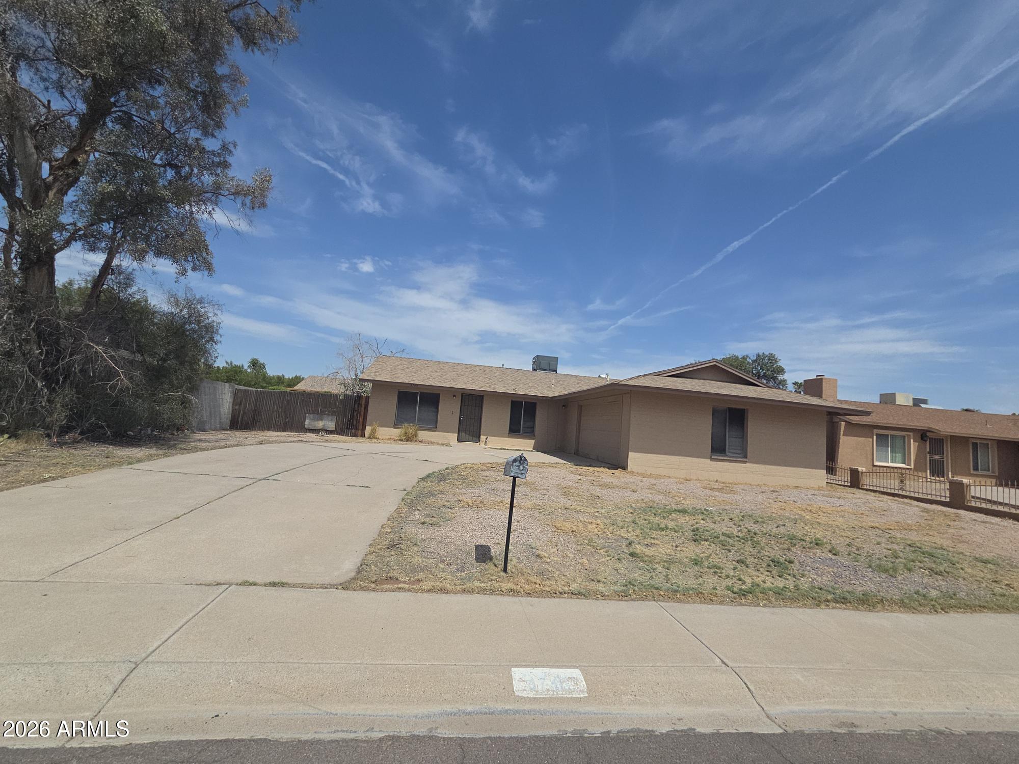 3740 W Redfield Road — photo
