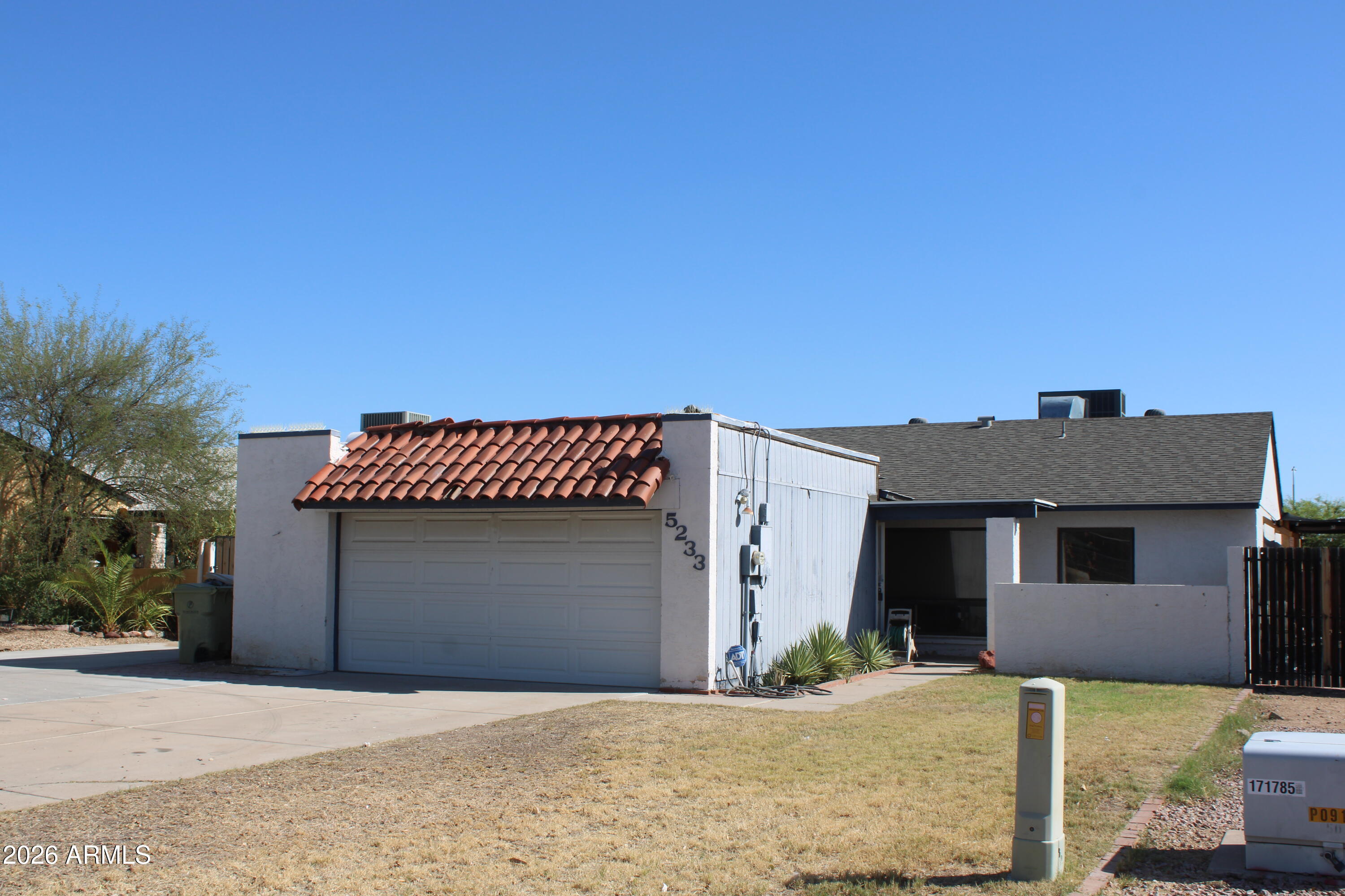 5233 W Mountain View Road — photo