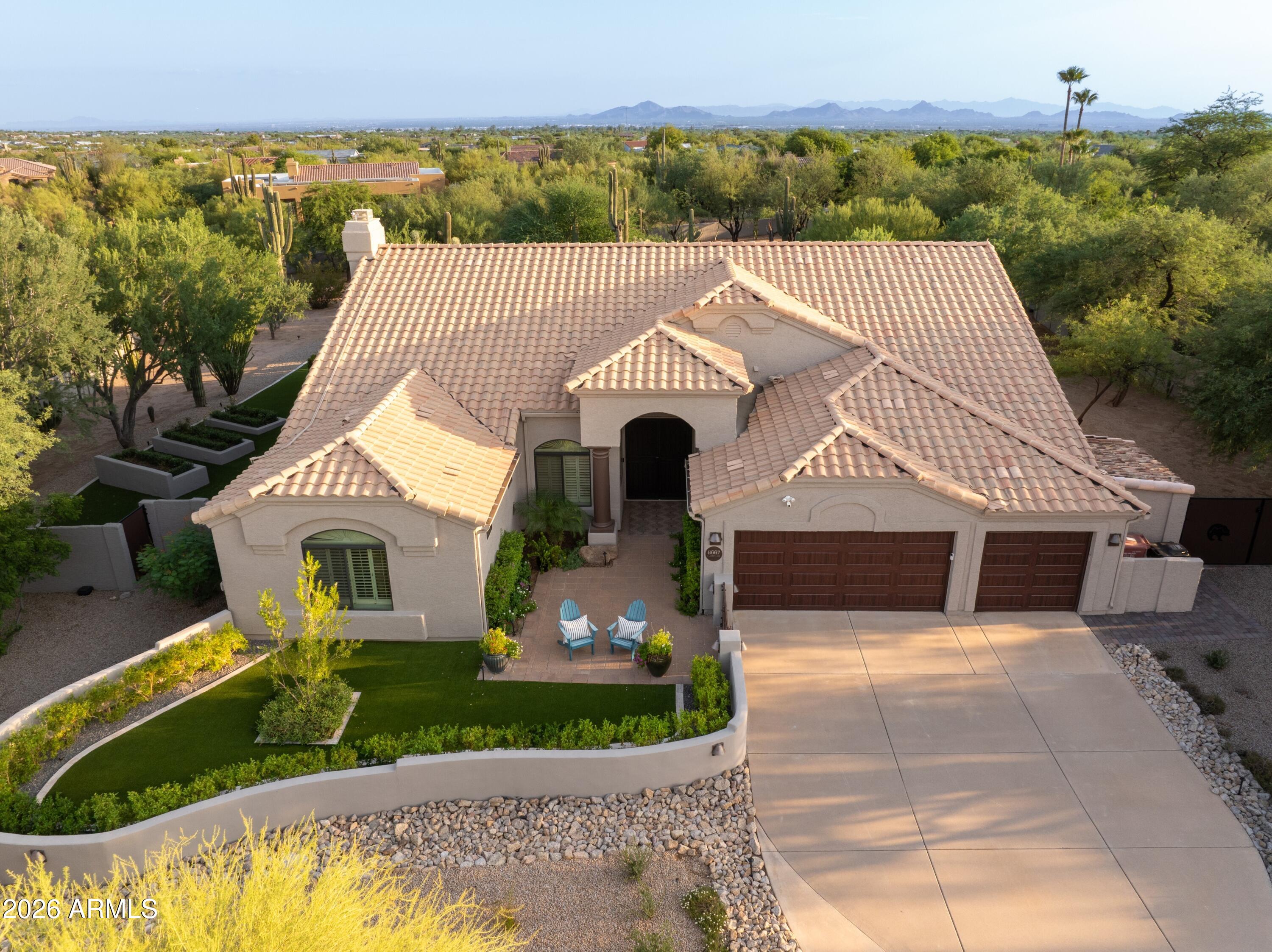 8667 E Lariat Lane — photo