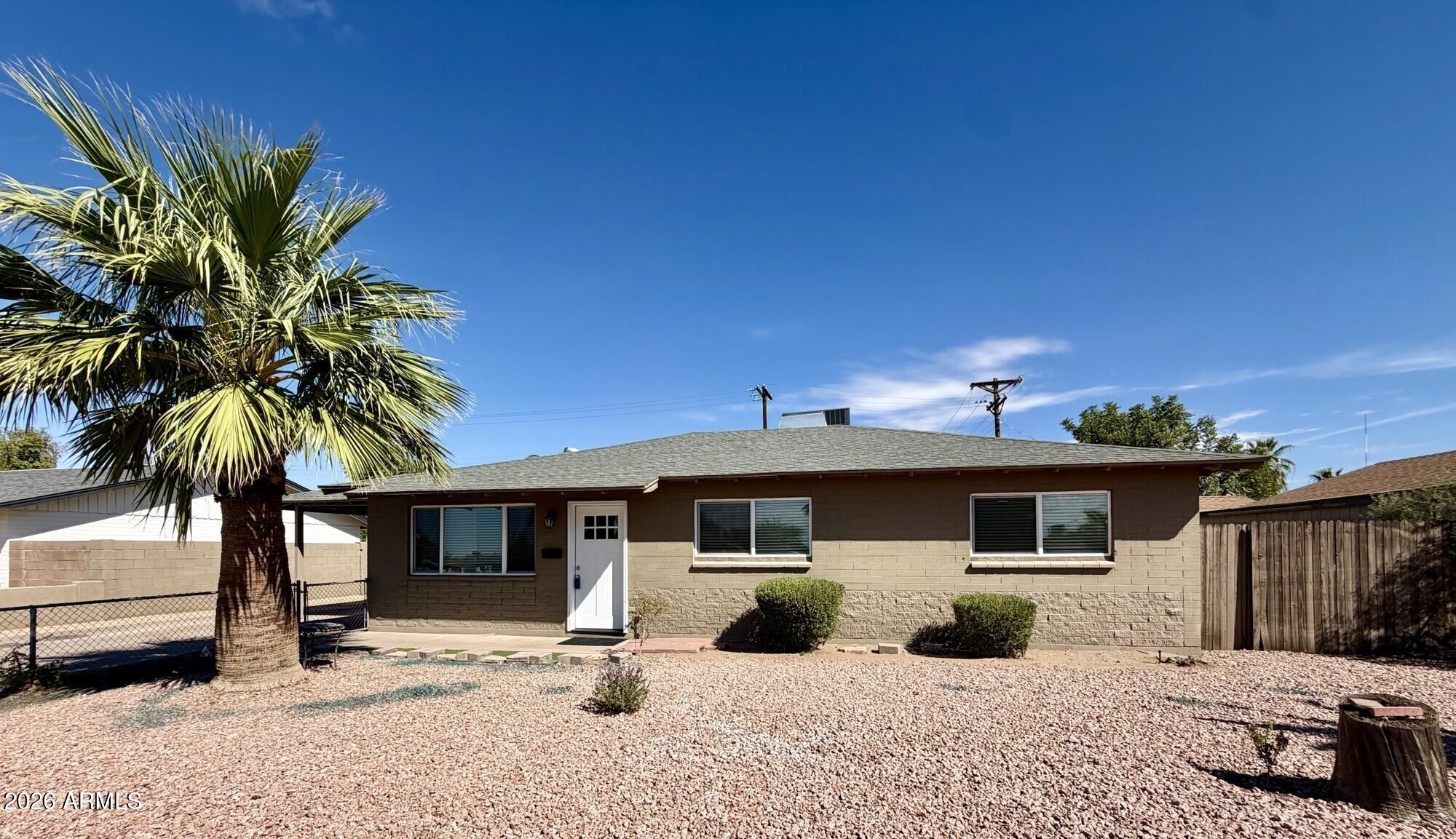 3108 W Rose Lane — photo