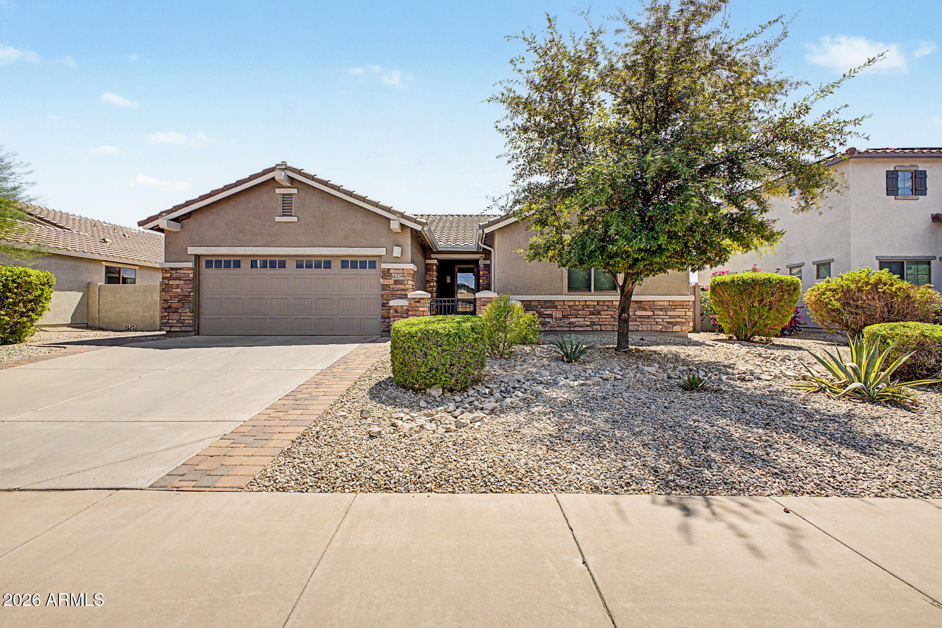 16339 W Buchanan Street — photo