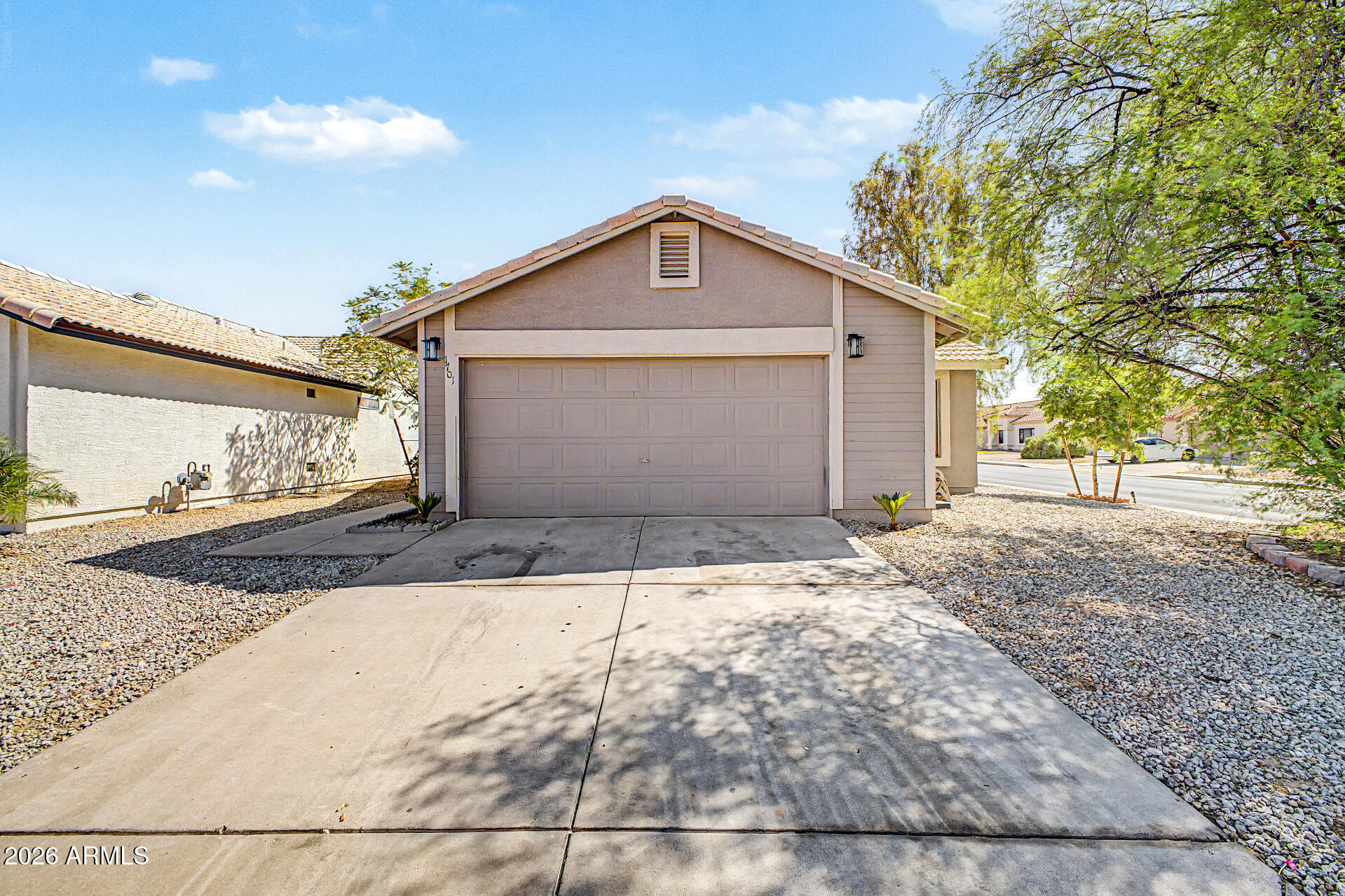 1701 E Carter Road — photo