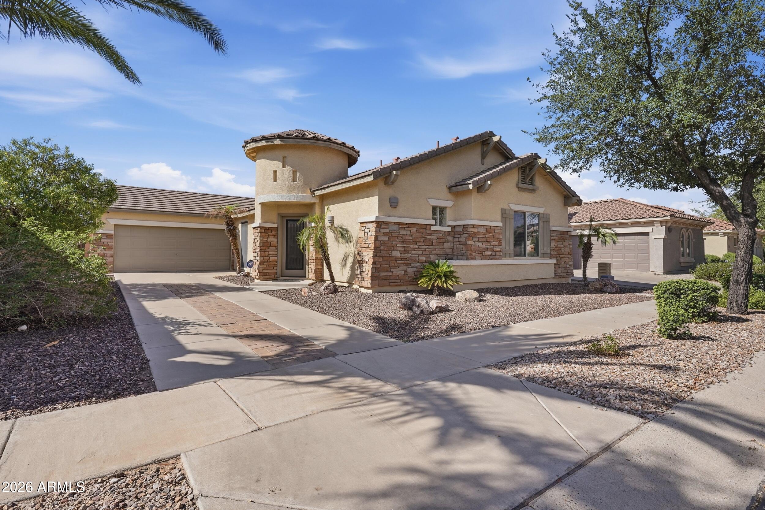 941 E Cherry Hills Drive — photo