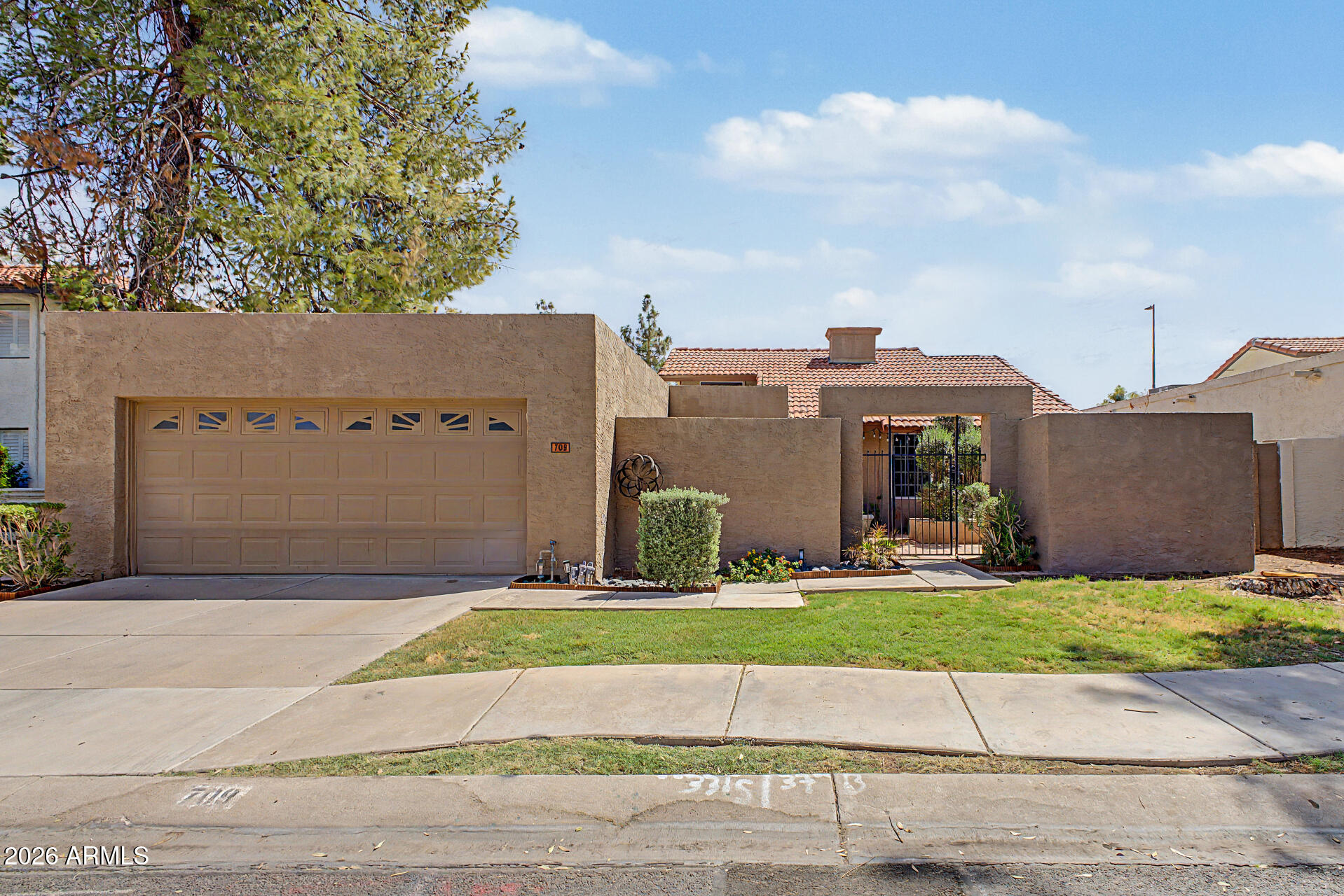 709 N Larkspur Street — photo