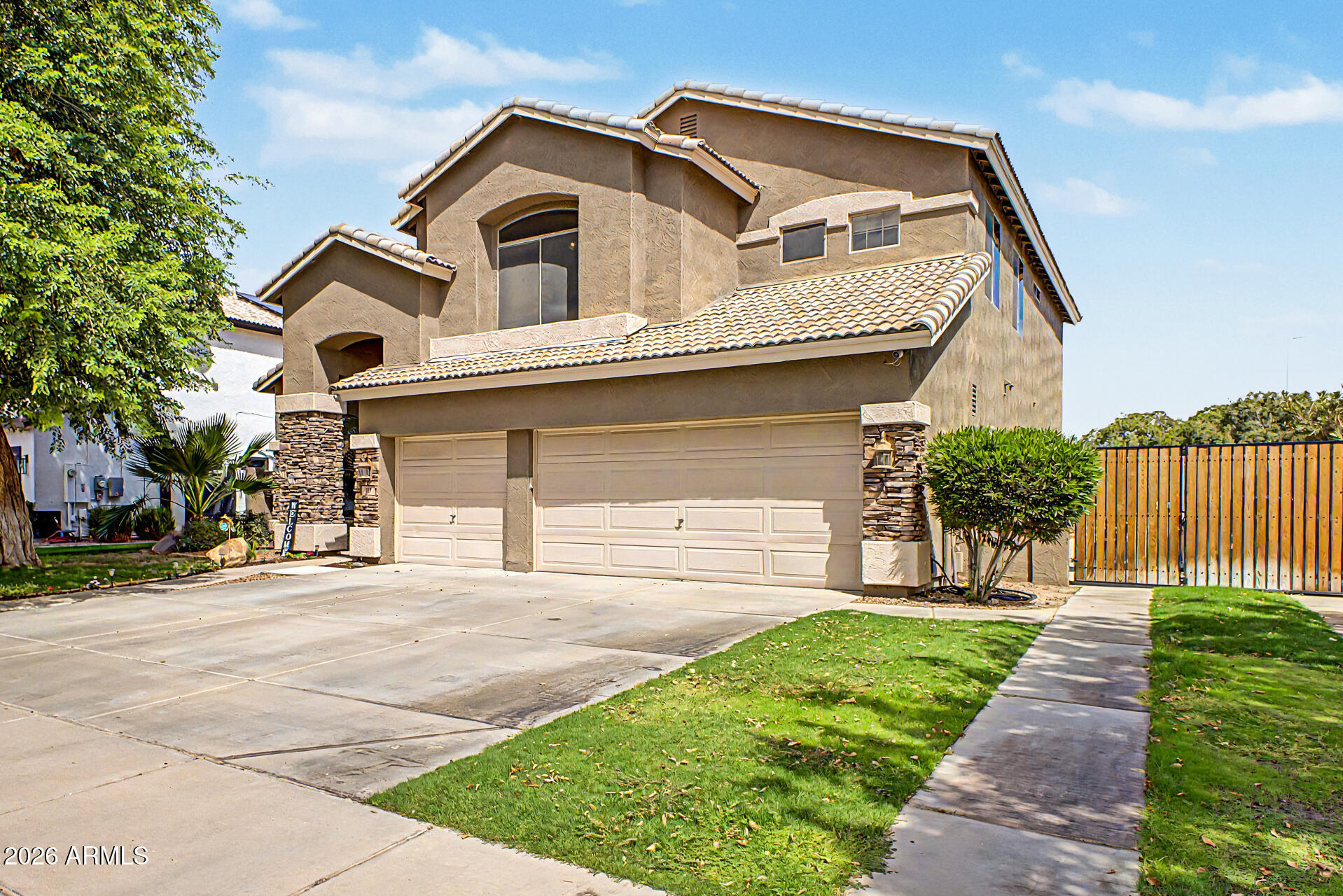 711 N Pheasant Drive — photo
