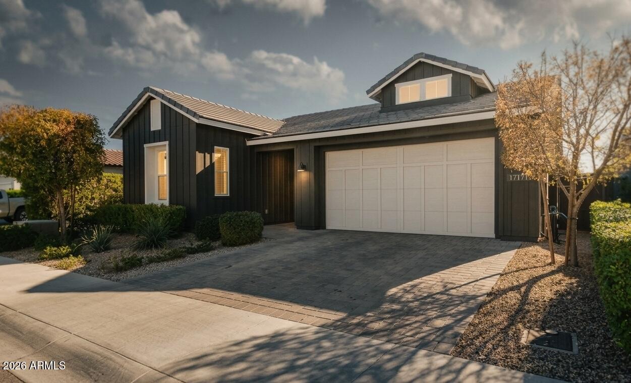 17171 W Thousand Oaks Street — photo