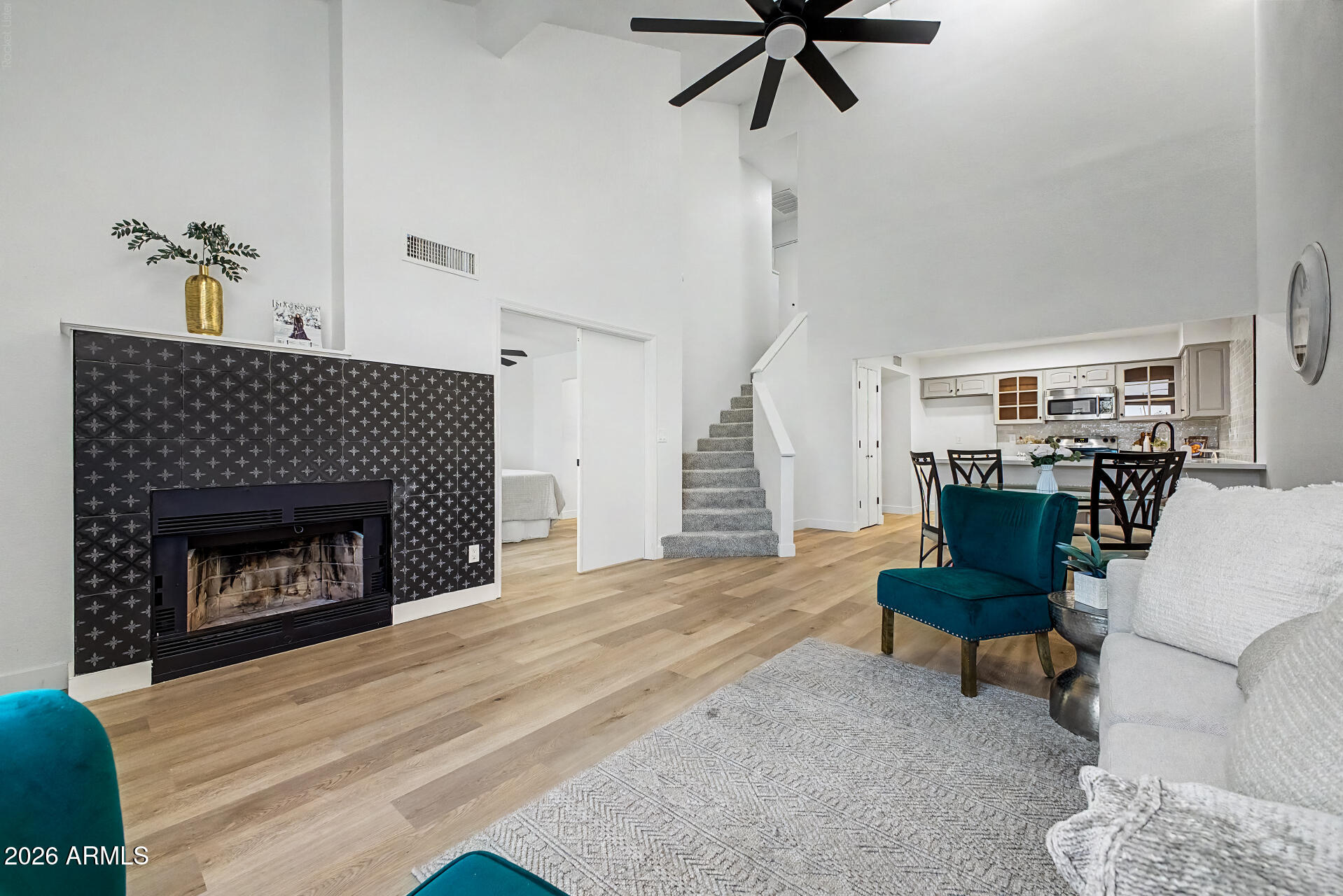 3302 E Aire Libre Avenue 102 — photo