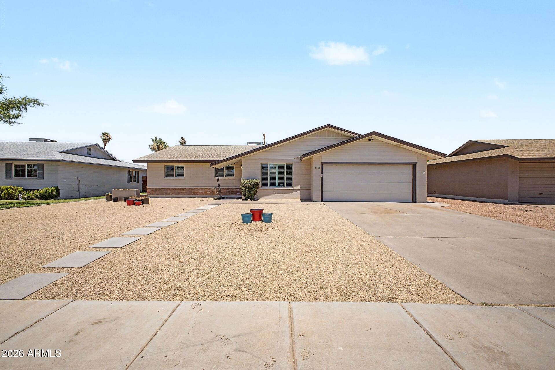 408 E la Jolla Drive — photo