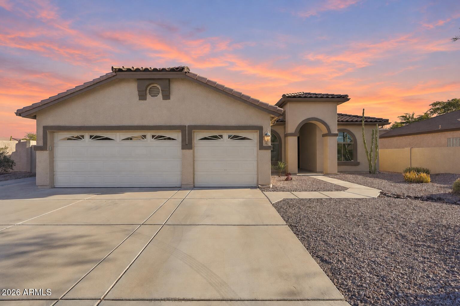 9823 E Greenway Street — photo
