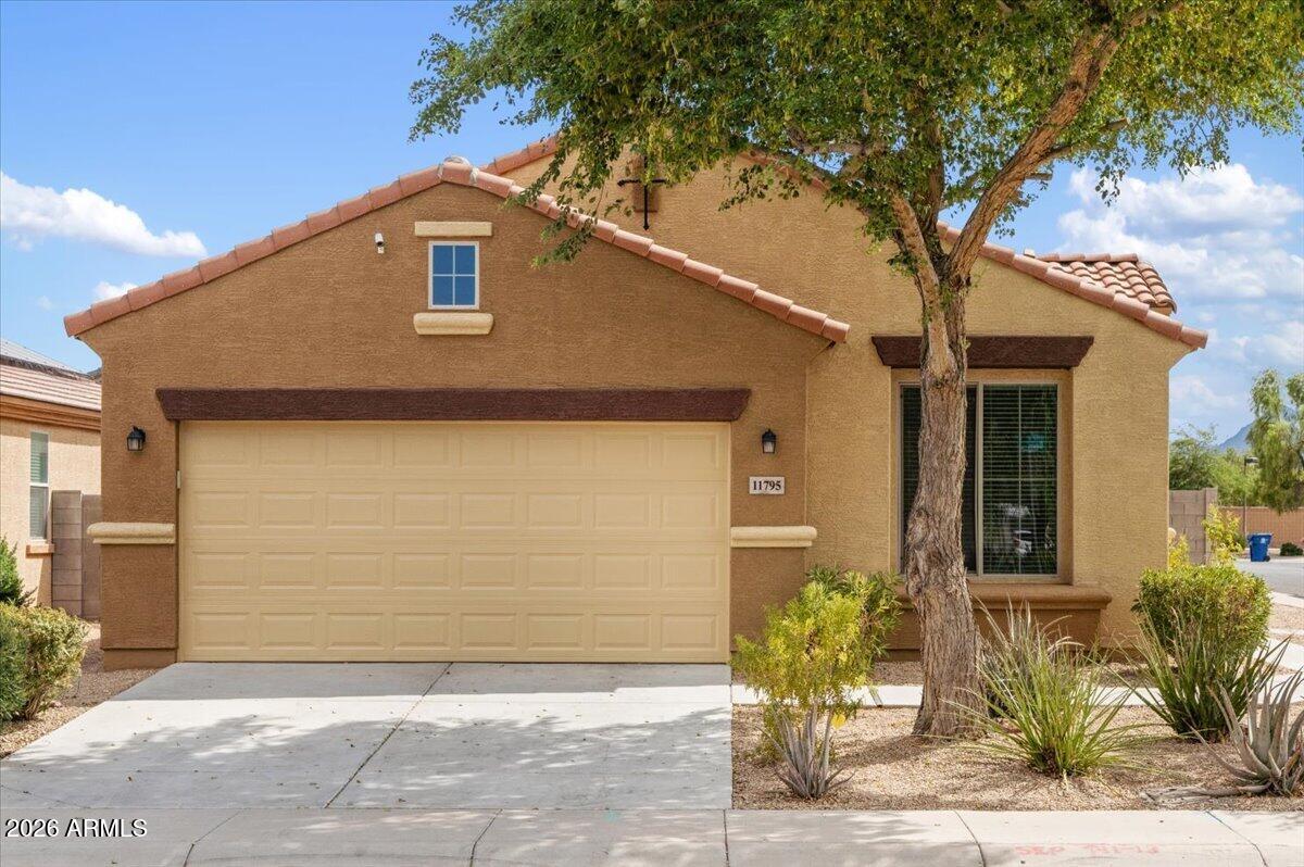 11795 W Davis Lane — photo