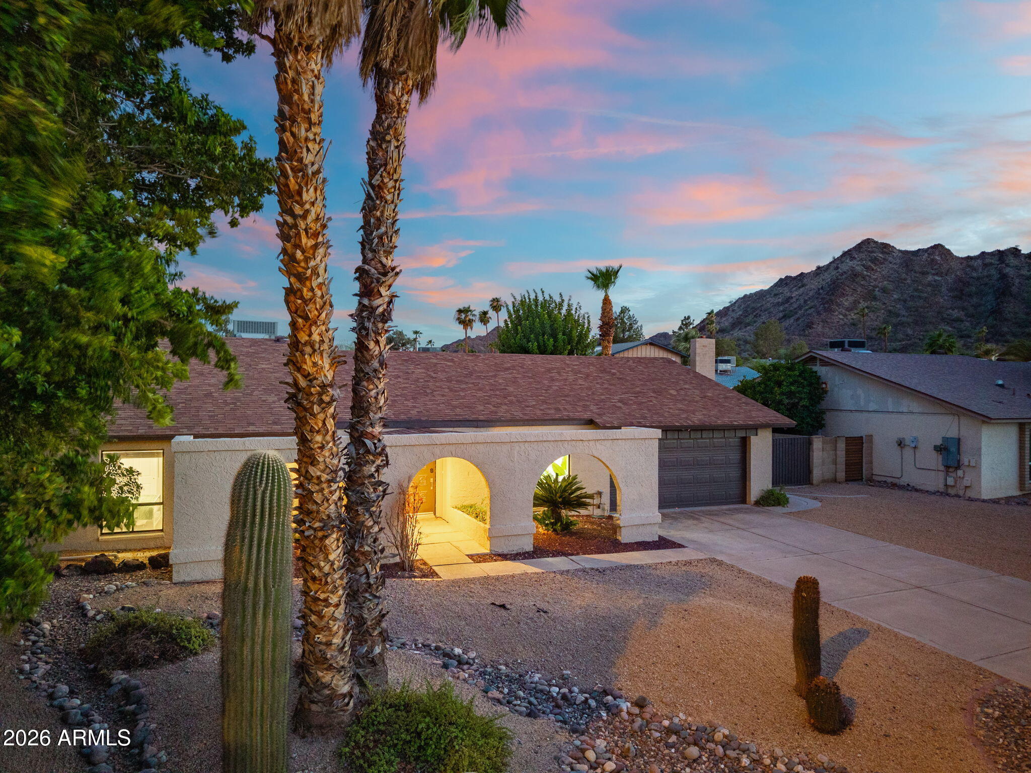 2331 E Sunnyside Drive — photo