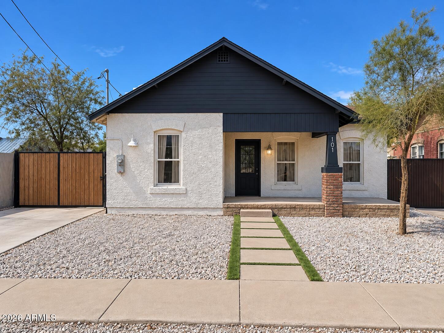 1012 E Portland Street — photo