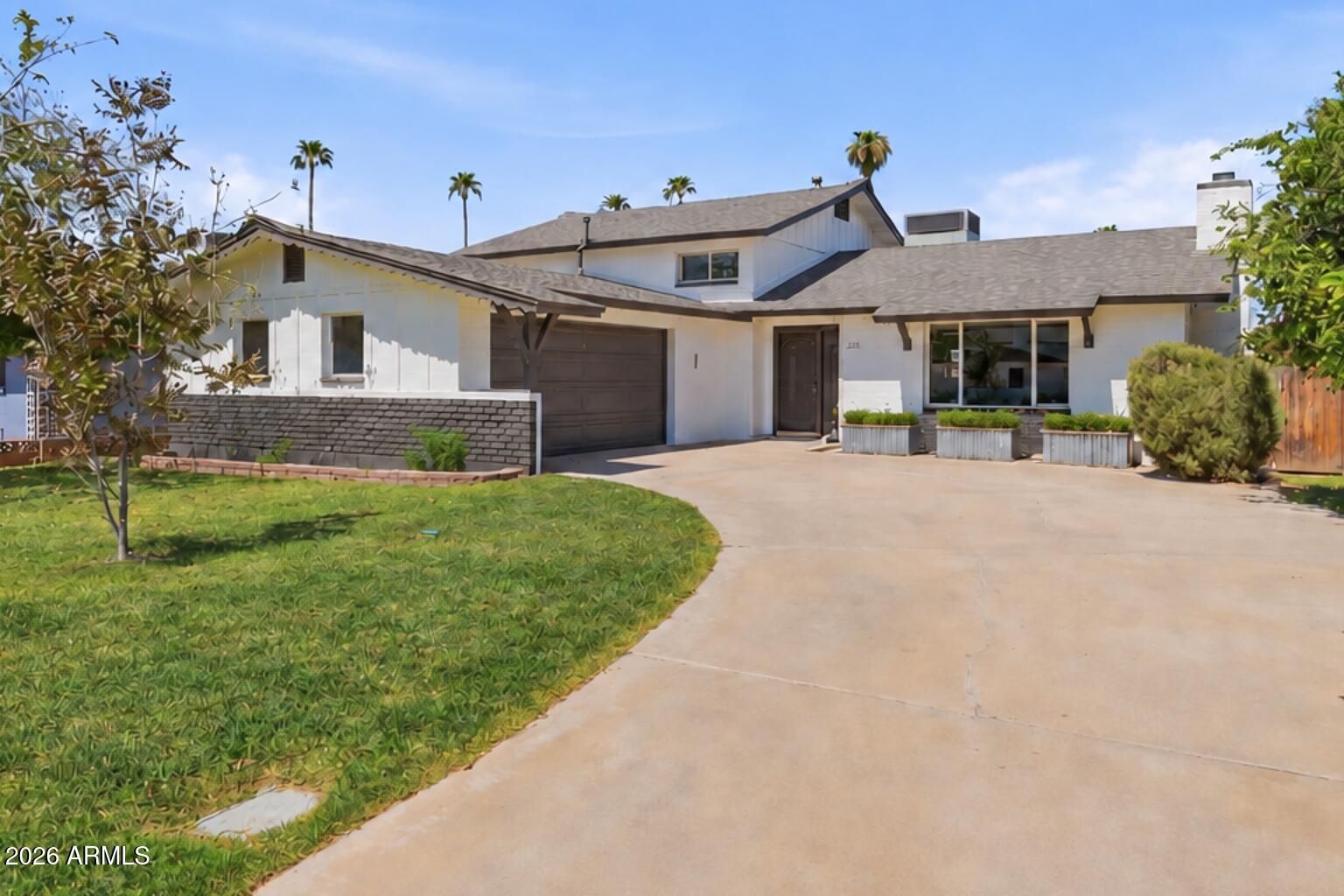 232 E Ellis Drive — photo
