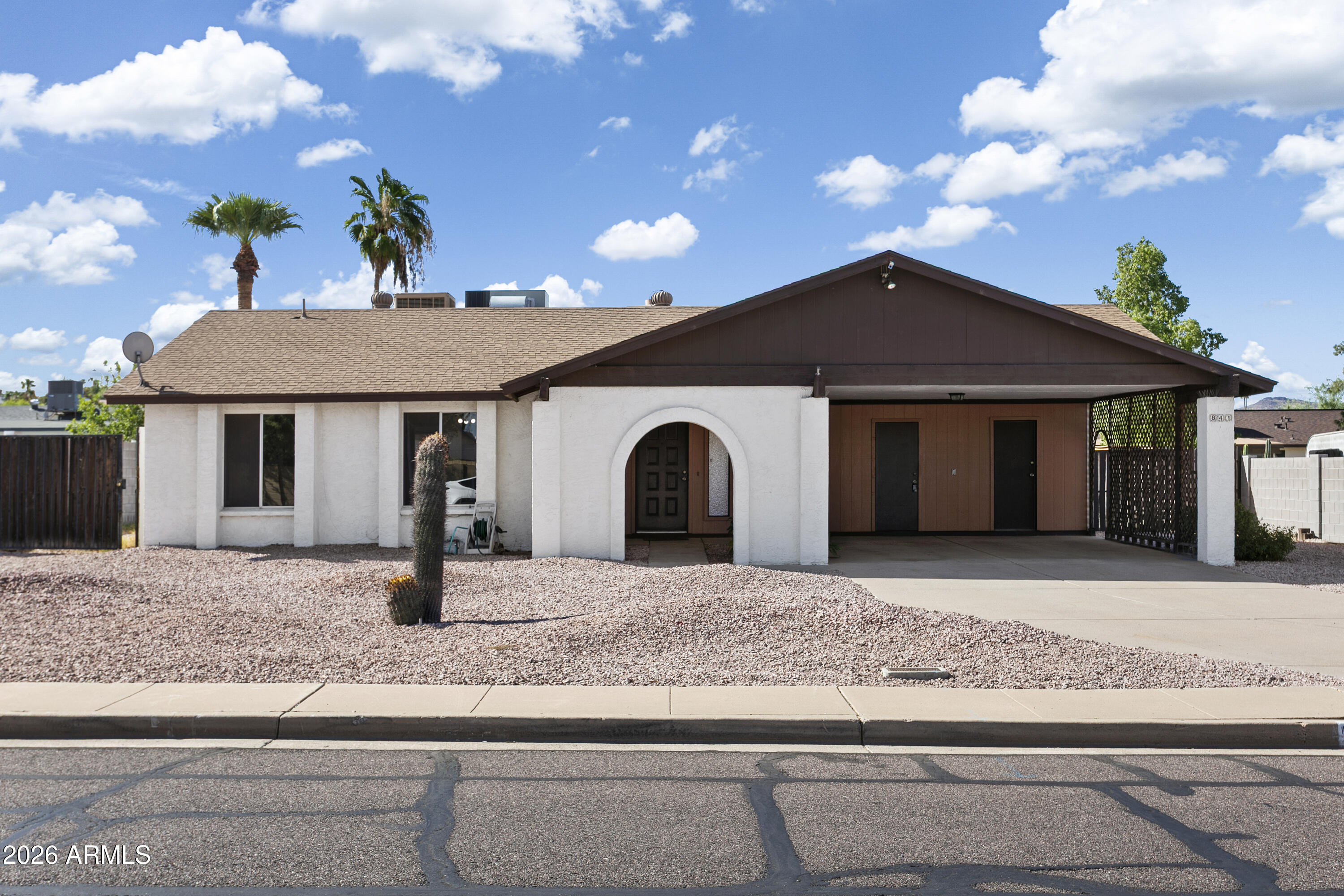 841 E Paradise Lane — photo