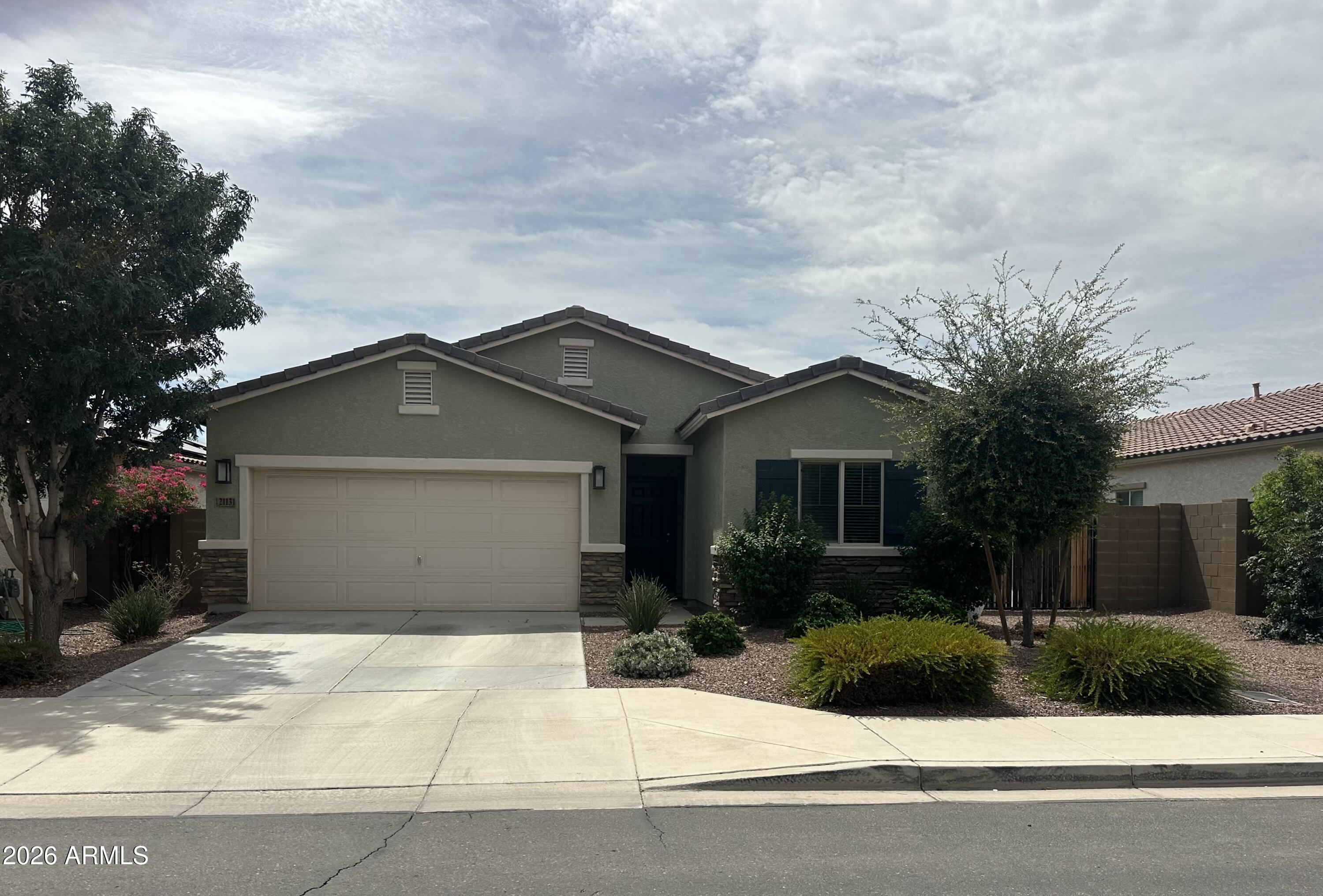 21131 W Hubbell Street — photo