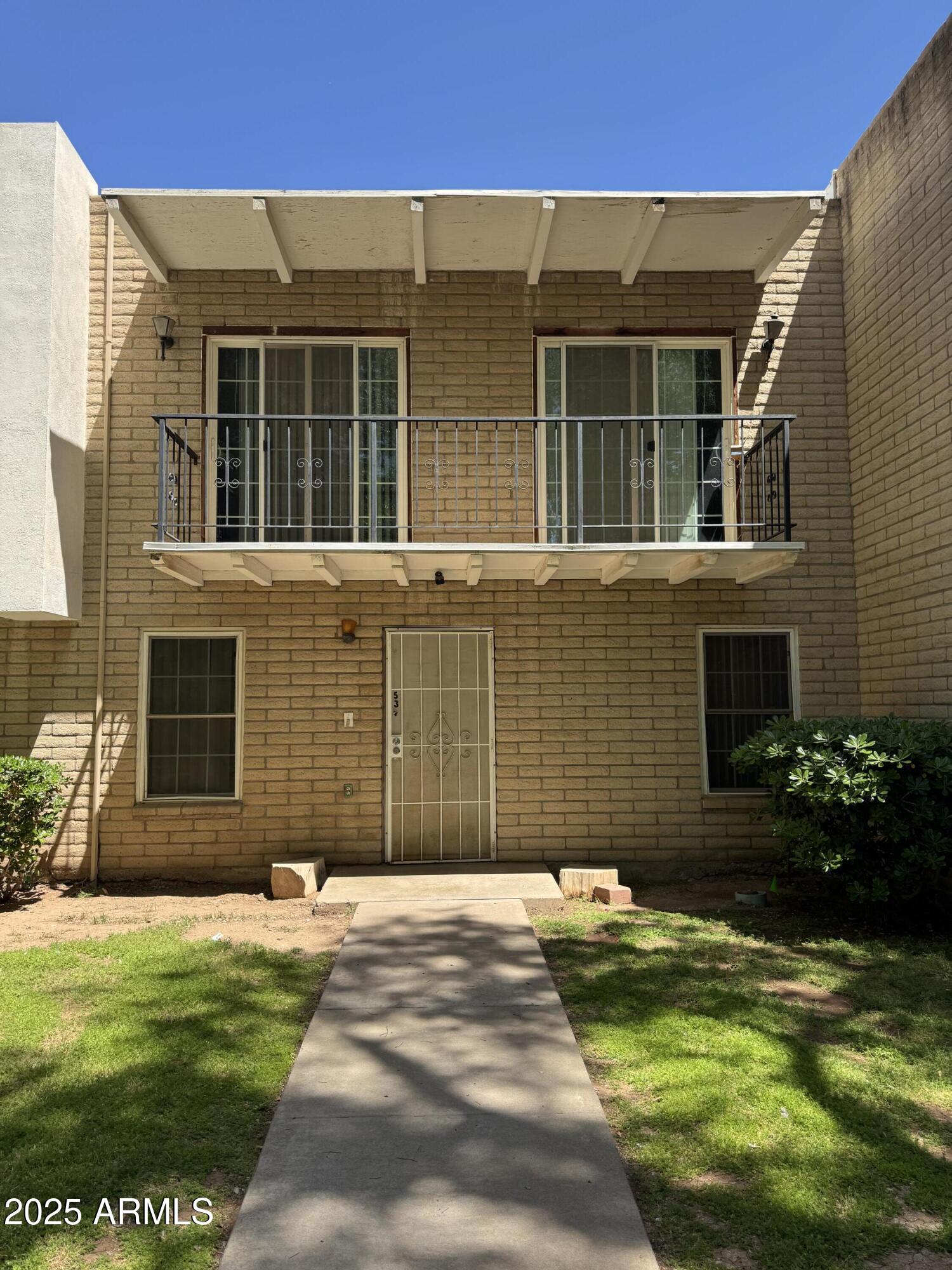 532 E 4th Place — photo