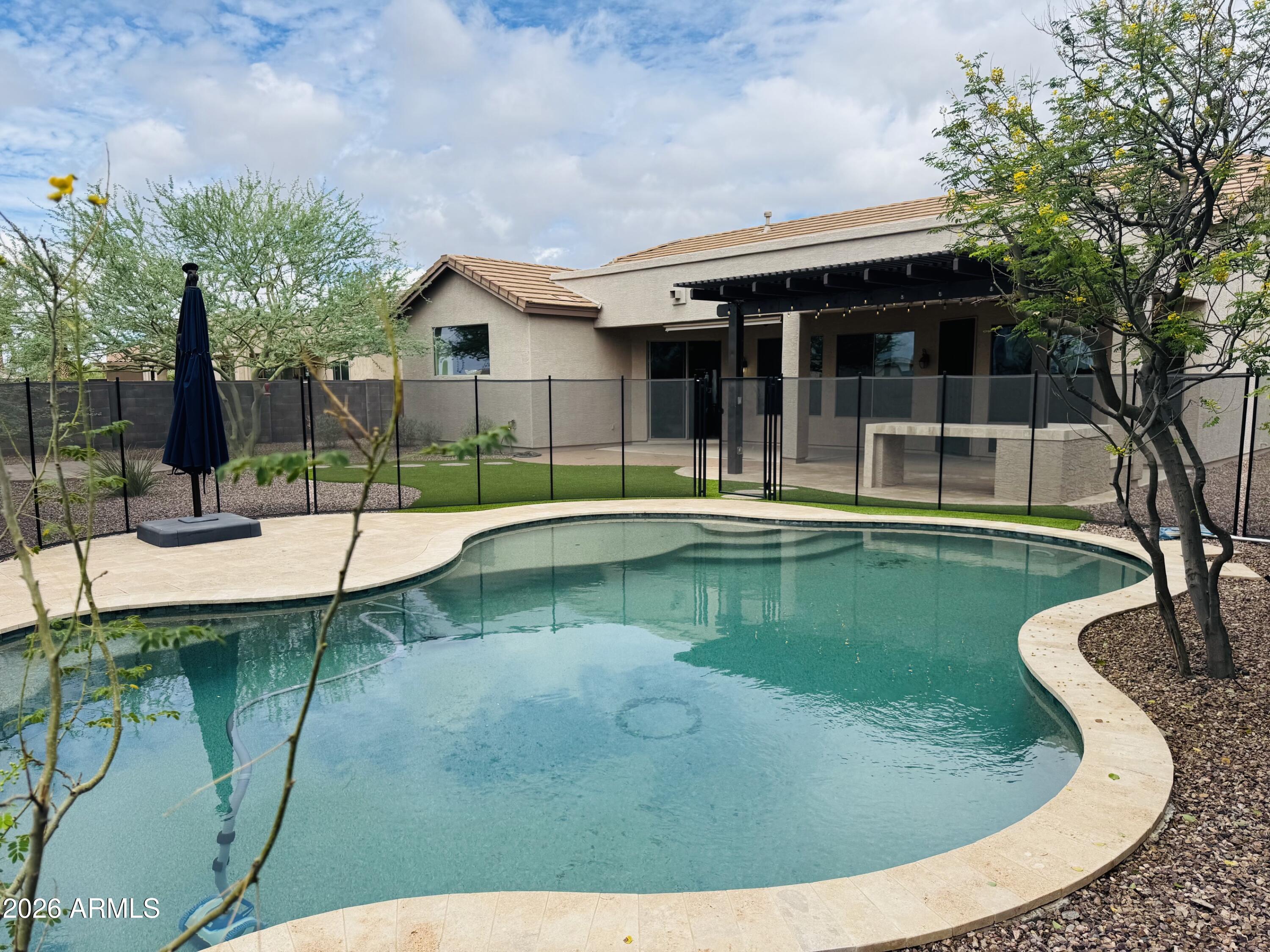 9807 E Greenway Street — photo
