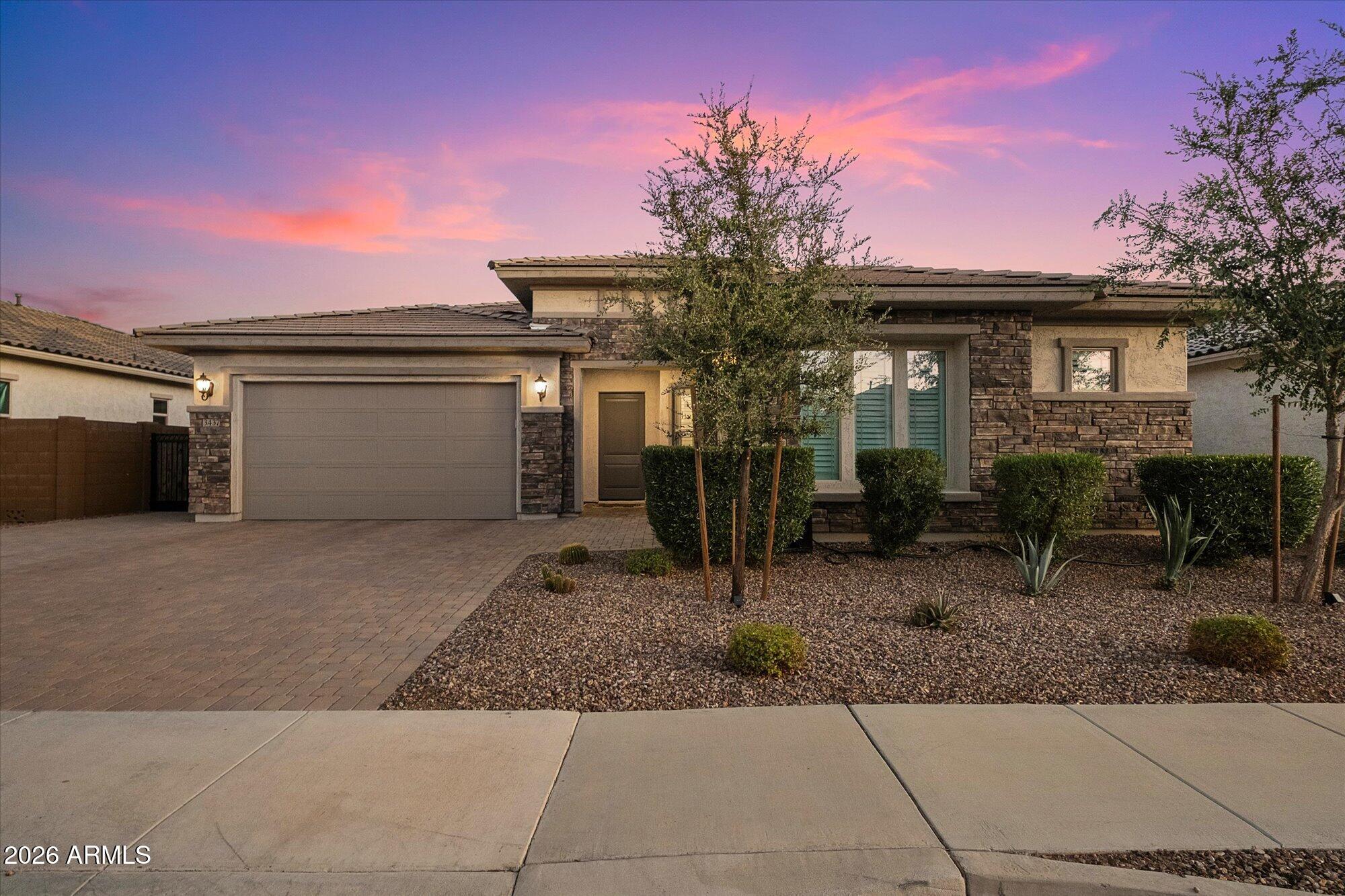 3437 E Daley Lane — photo