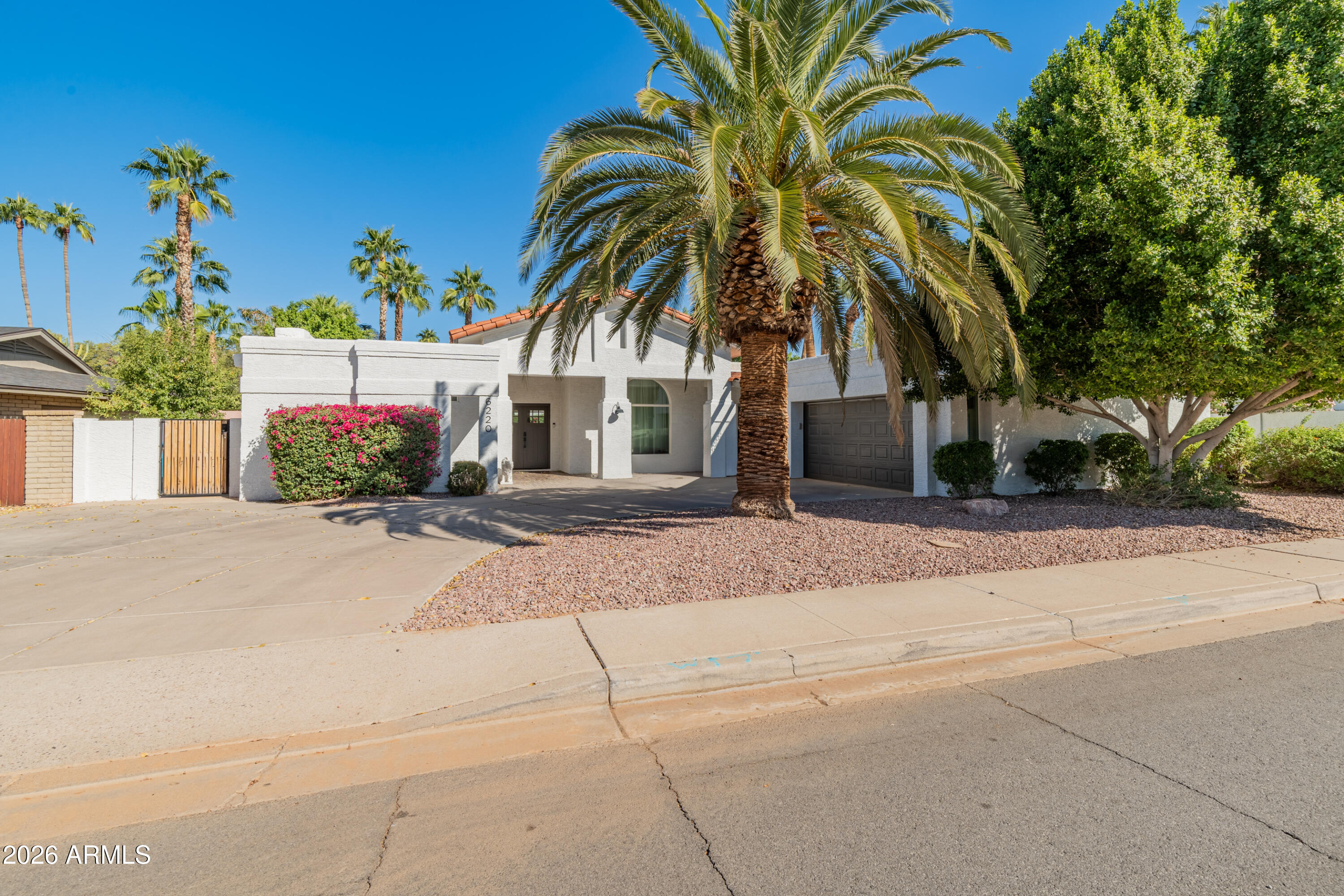 6220 E Paradise Lane — photo