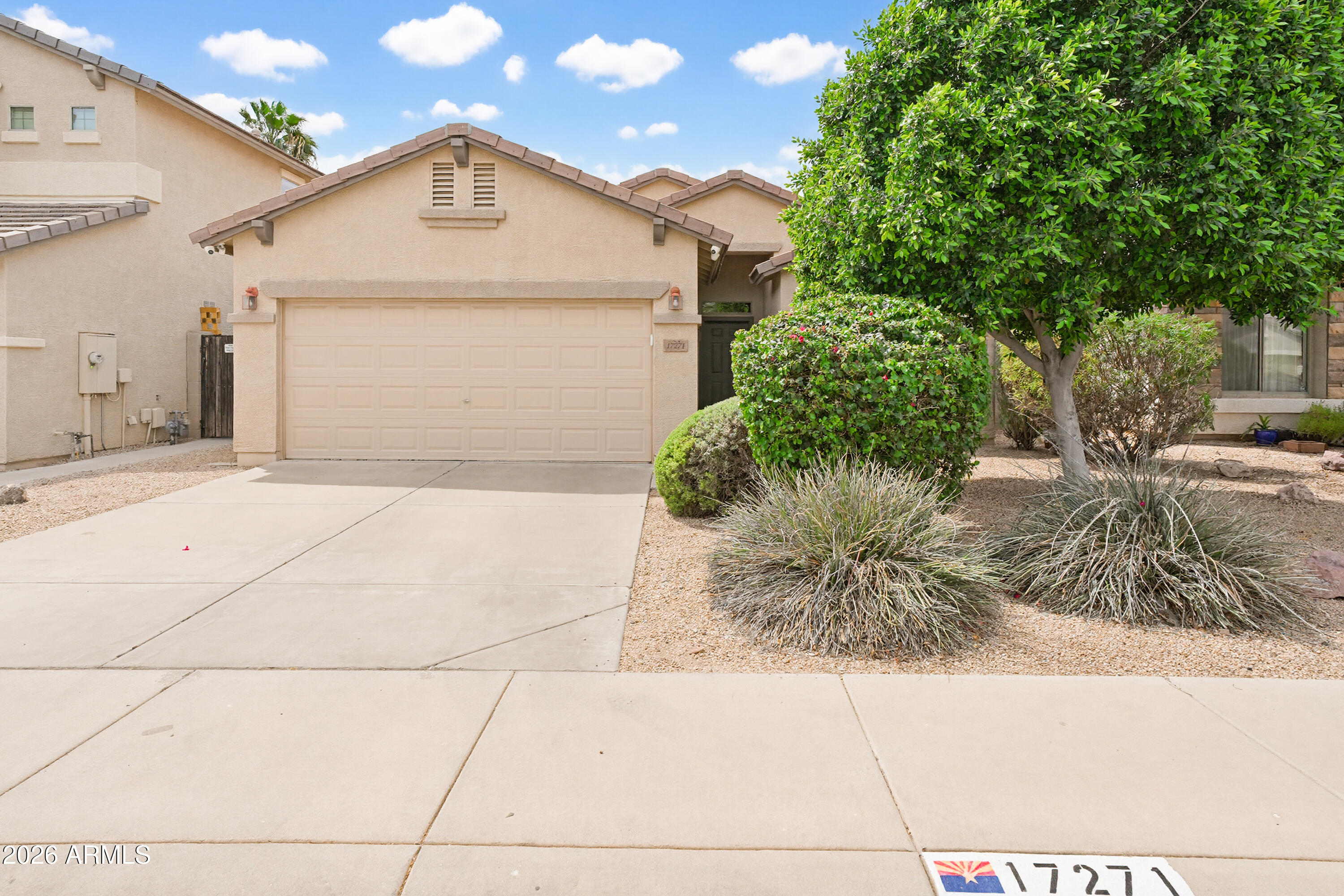 17271 W Smokey Drive — photo