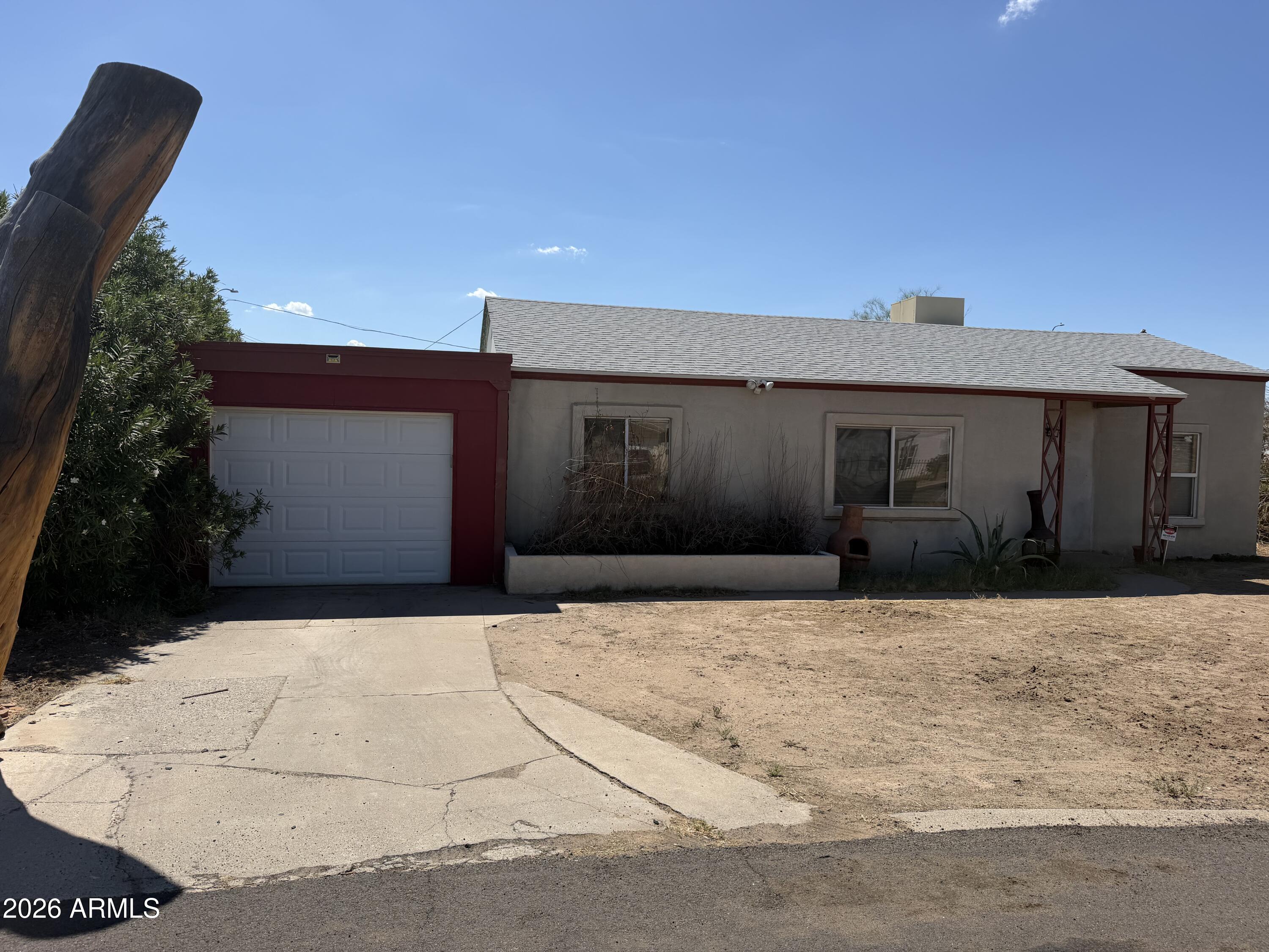 109 N Los Robles Drive — photo