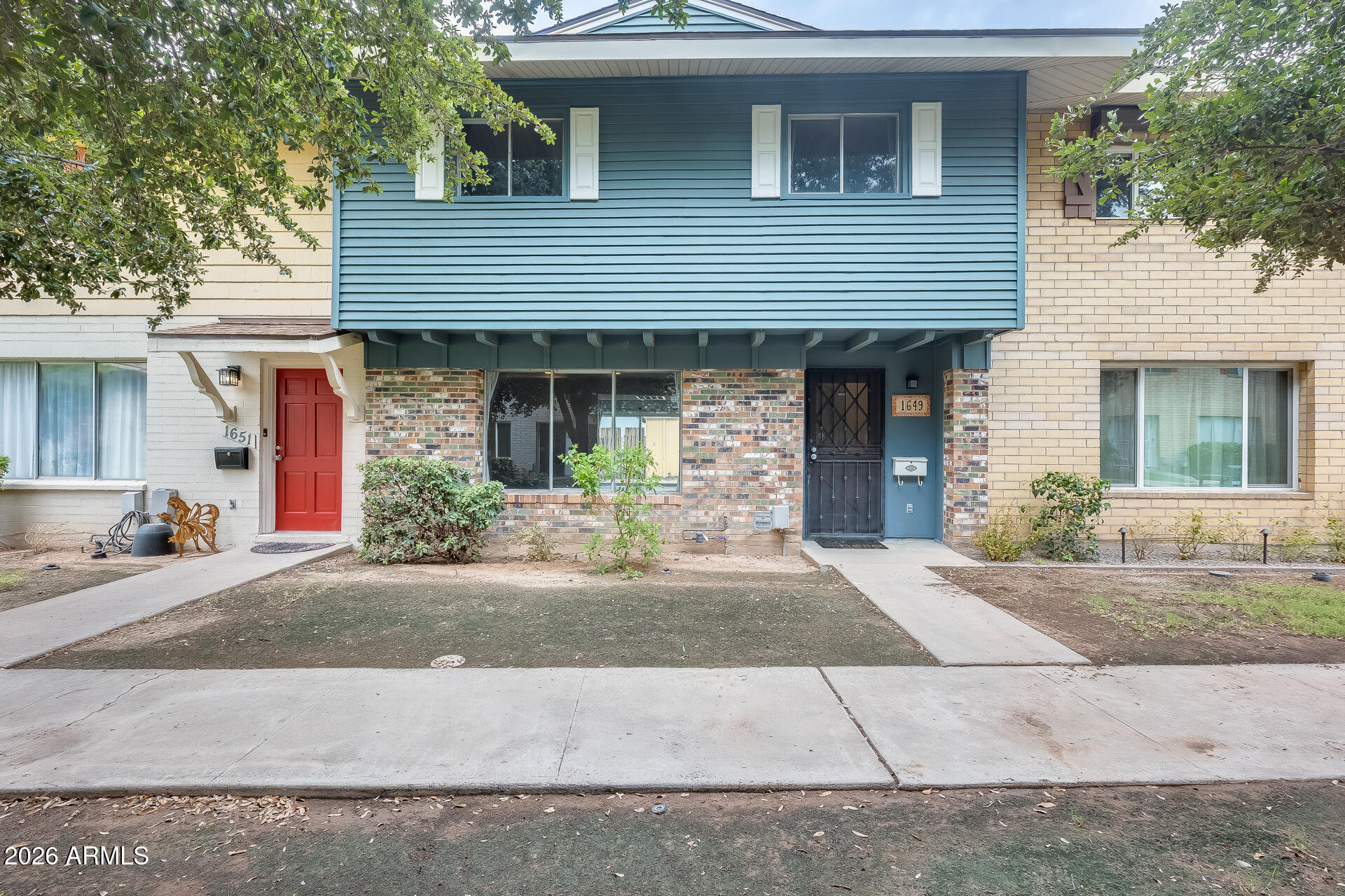 1649 W Hazelwood Street — photo