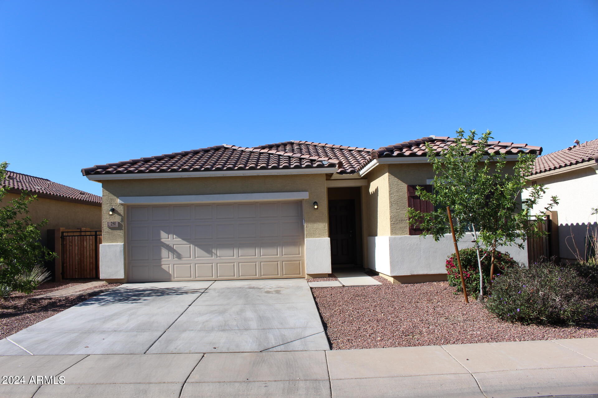250 W Kona Drive — photo