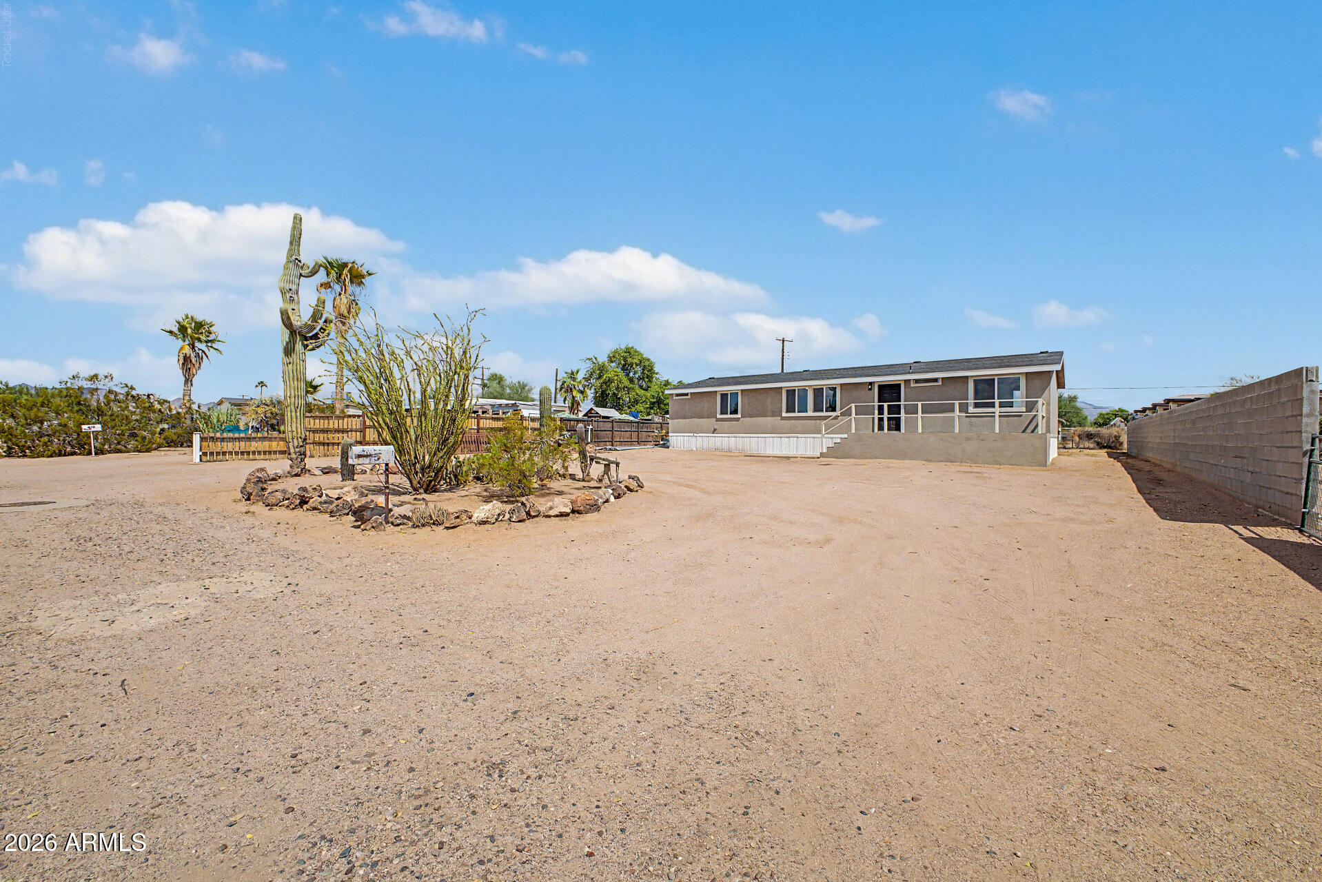 645 S Cornwall Drive, Apache Junction, AZ 85120 — photo 2