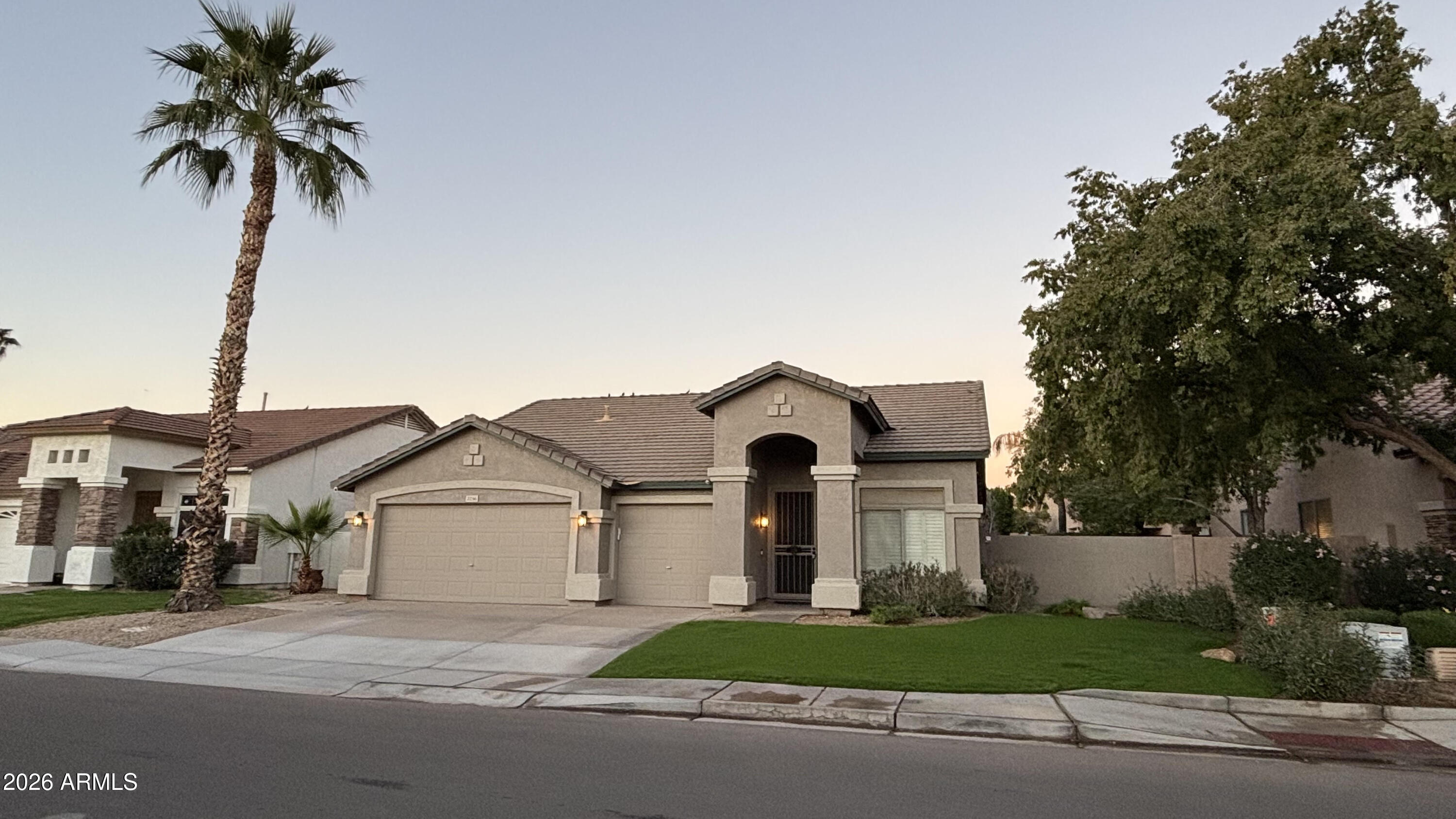 2236 W Periwinkle Way — photo