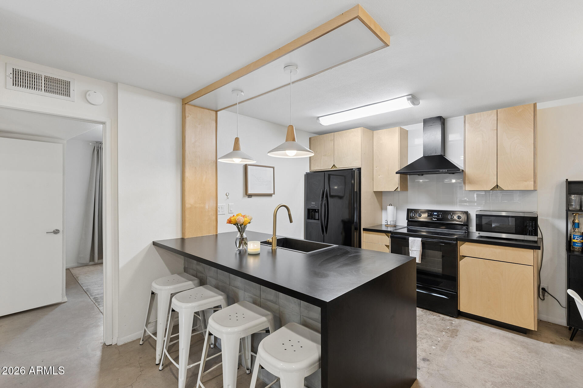 5525 E Thomas Road R9 — photo
