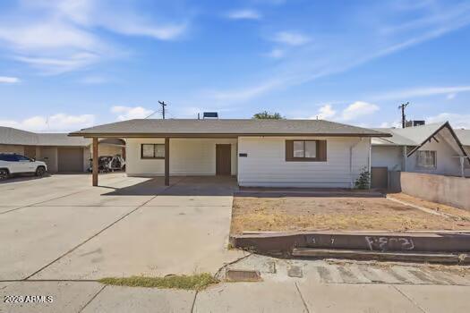 5147 W Earll Drive — photo