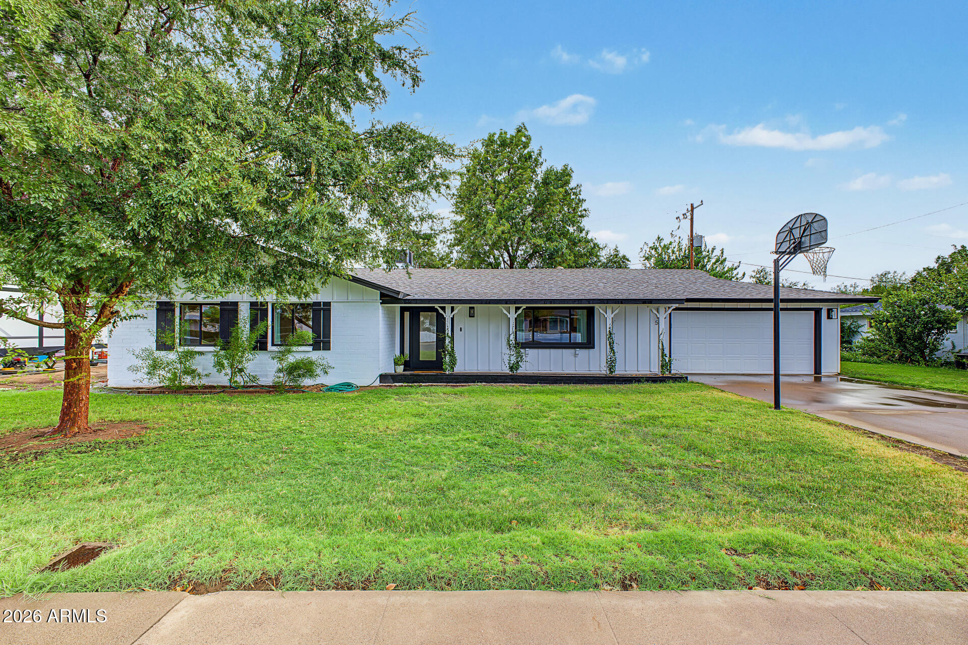 501 W Diana Avenue — photo