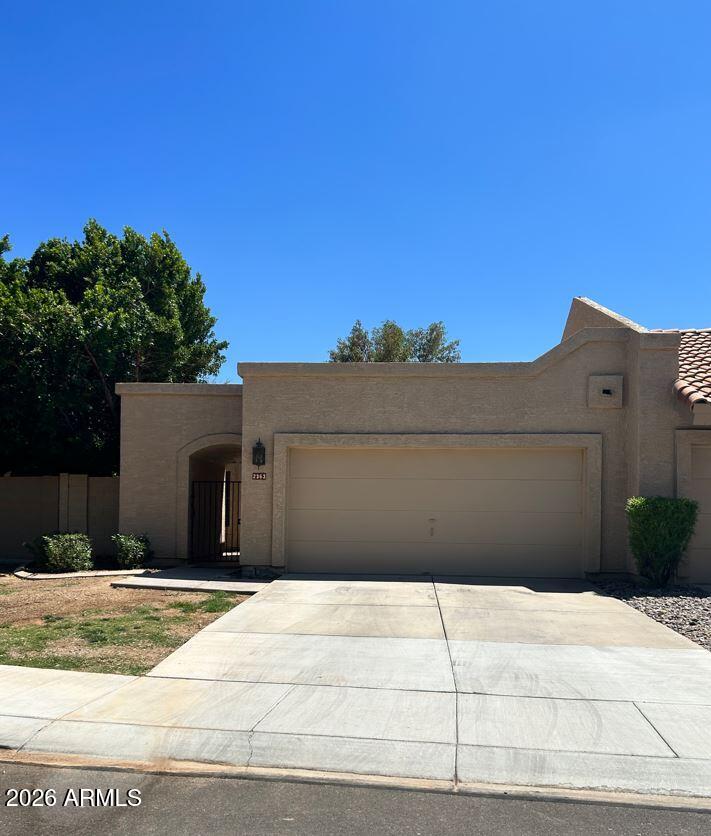 2363 W Comstock Drive — photo