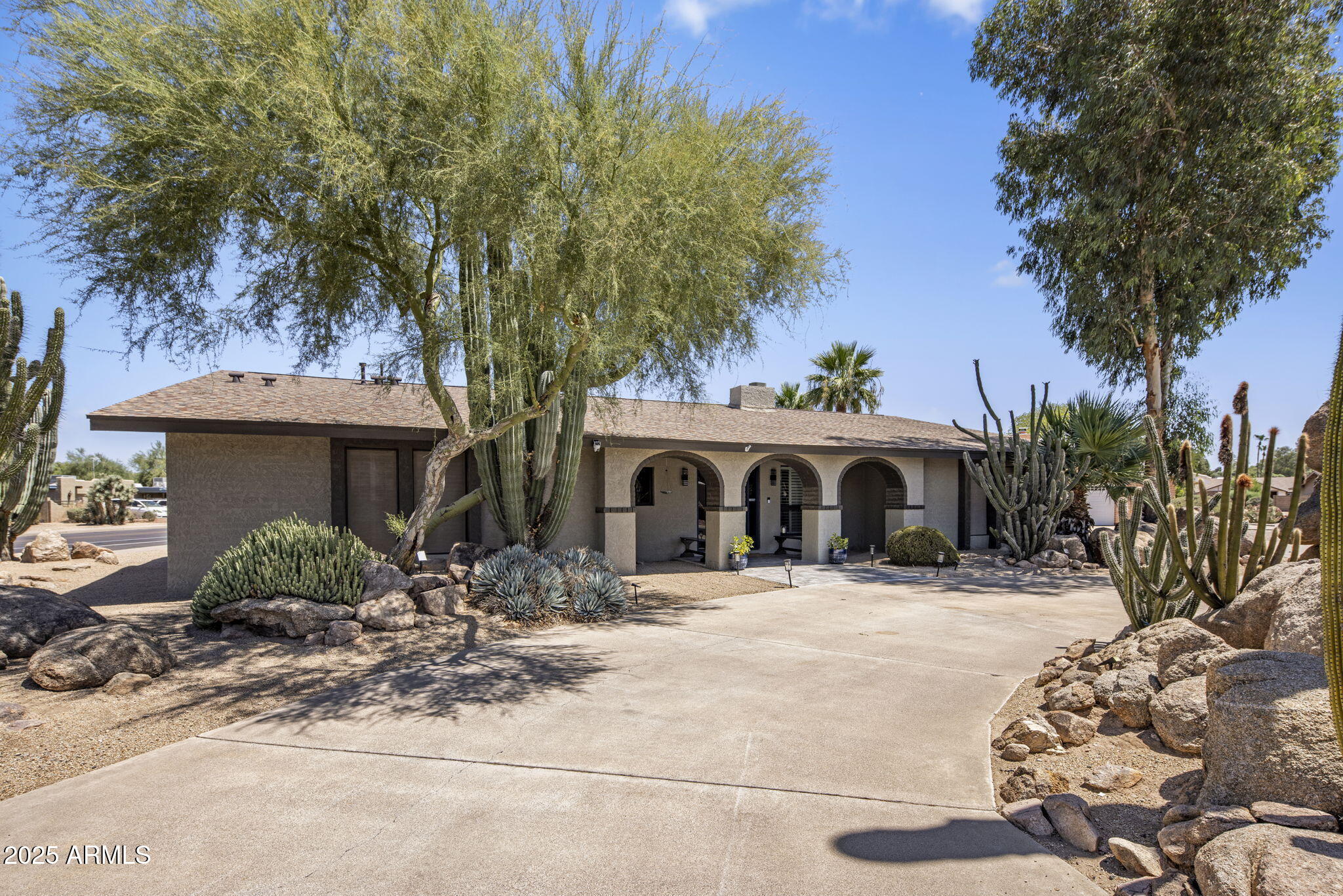 852 W Caribbean Lane — photo